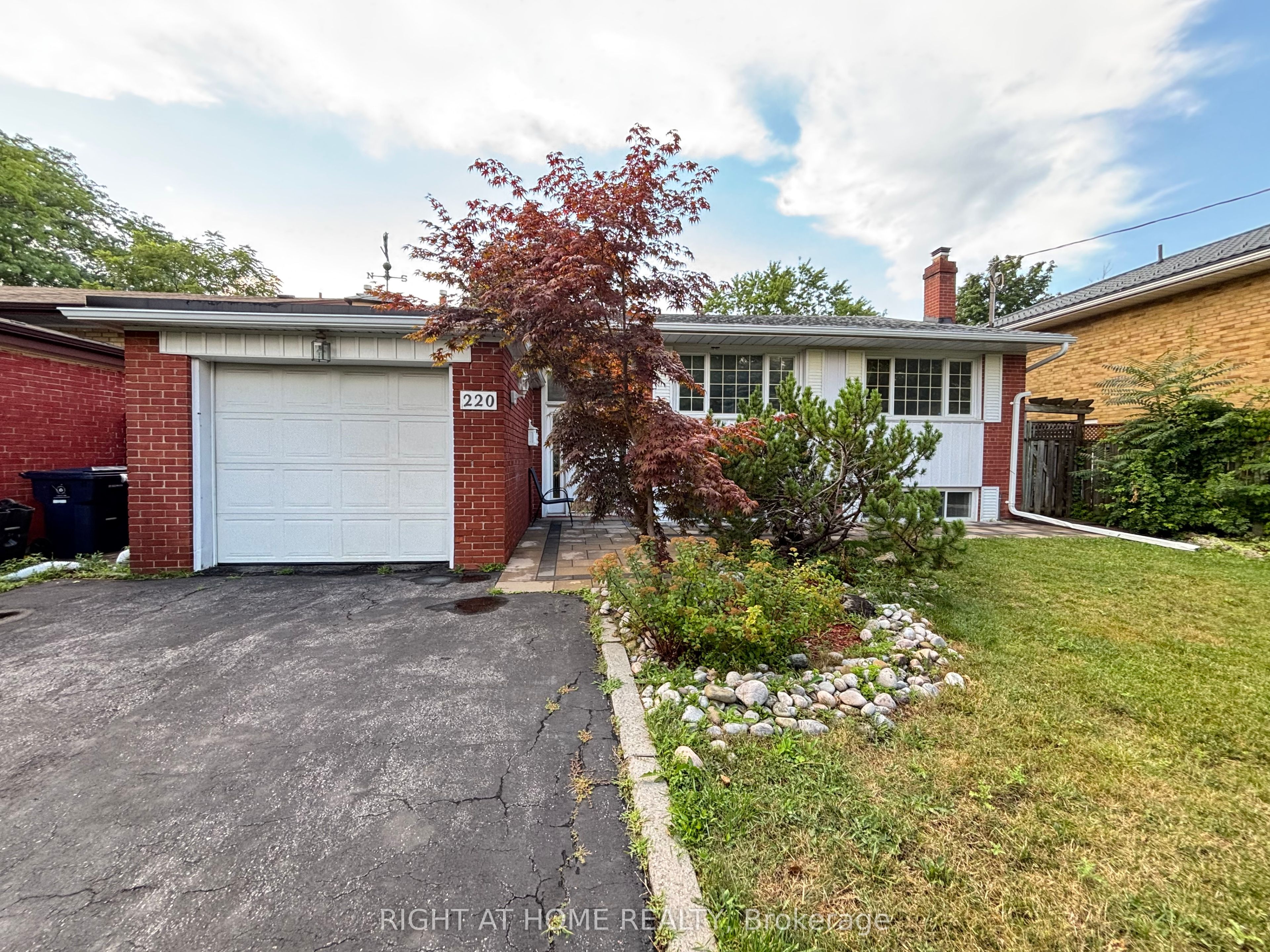 220 Newton Drive Property Photo 1