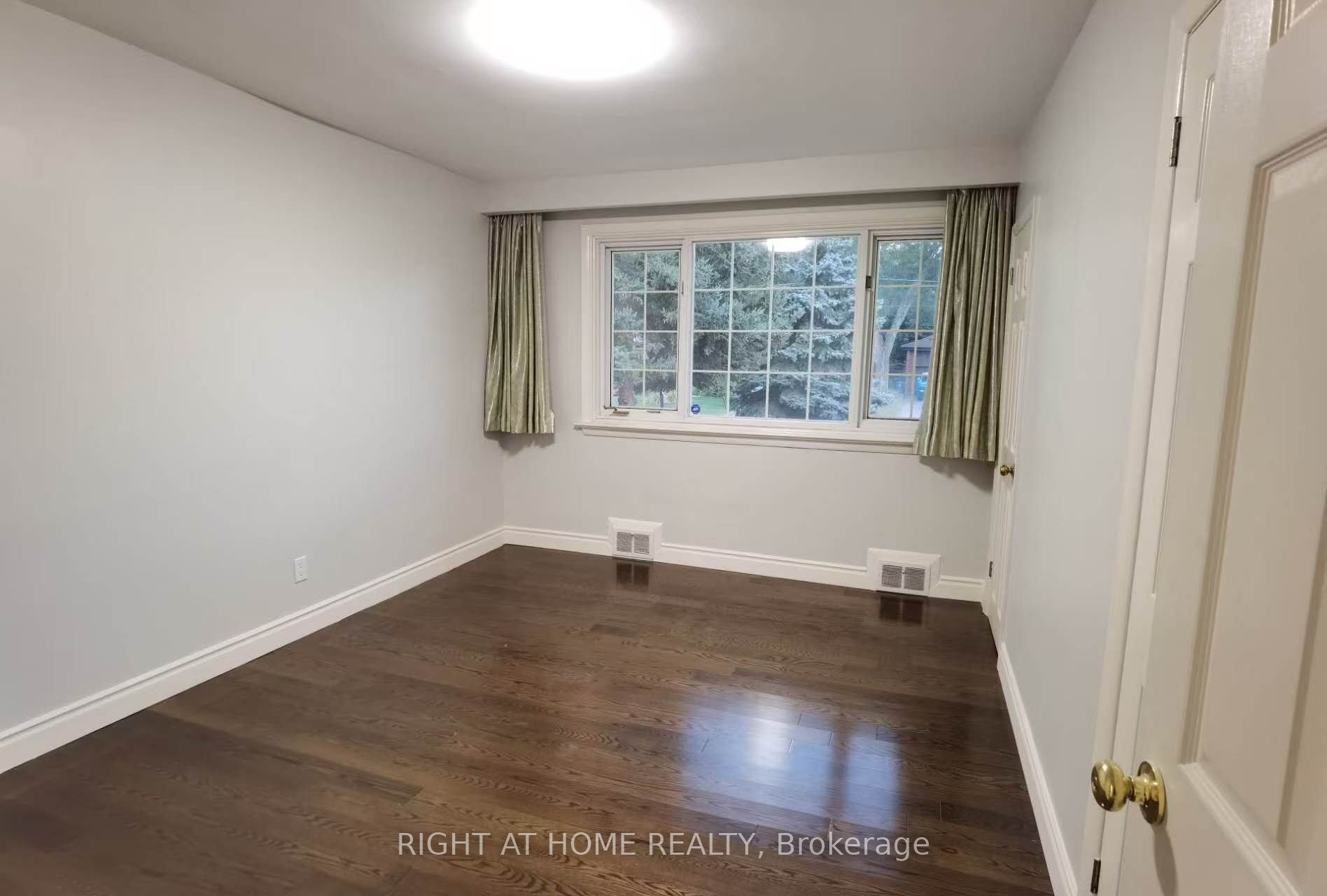 220 Newton Drive Property Photo 8