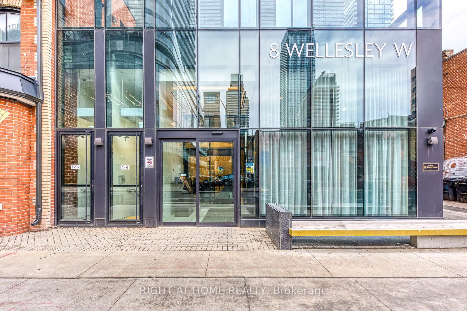 8 Wellesley Street W 3112 Property Photo 2