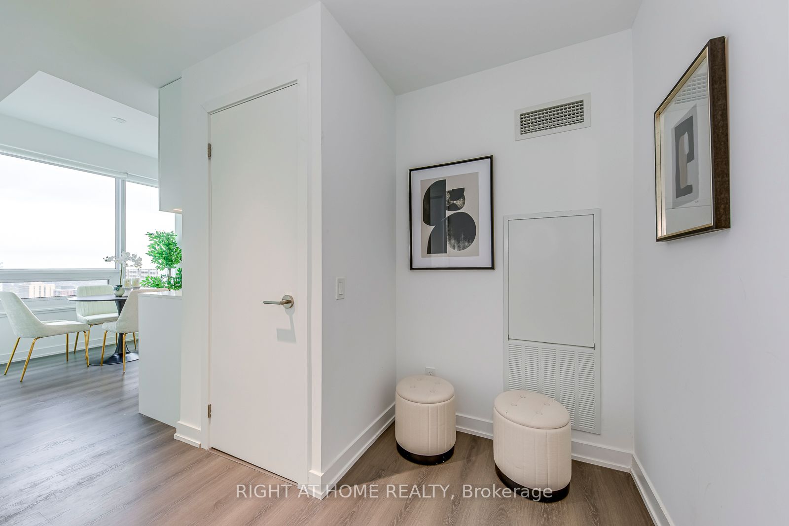 8 Wellesley Street W 3112 Property Photo 8
