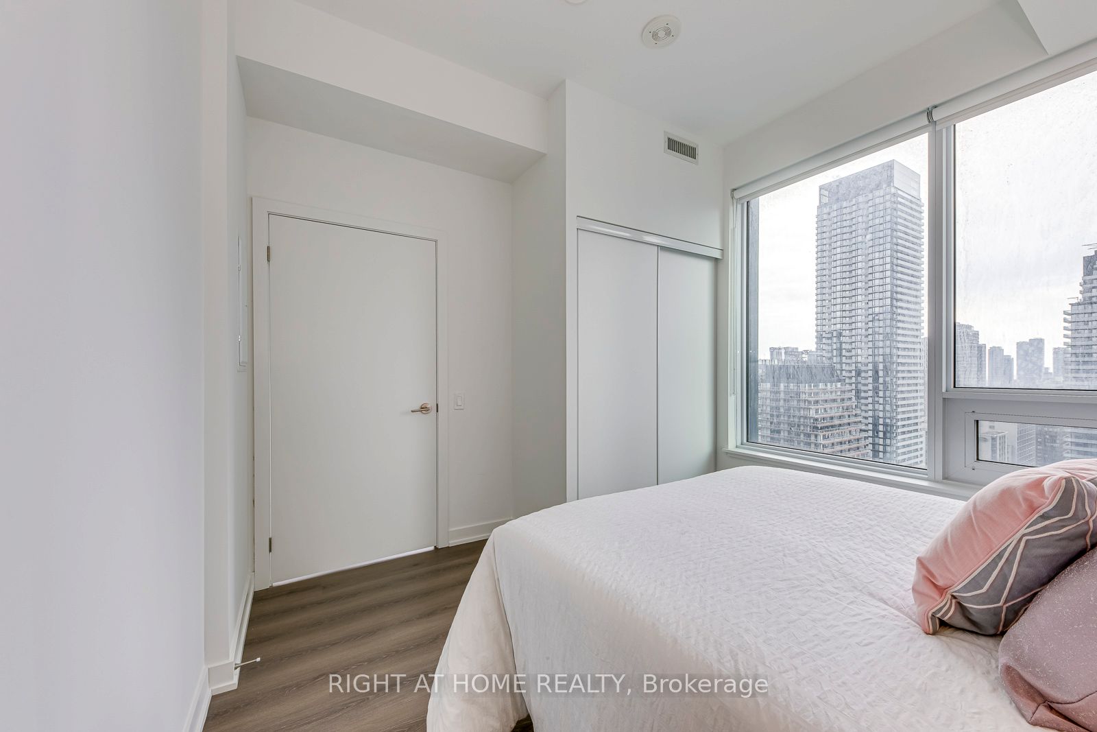 8 Wellesley Street W 3112 Property Photo 21