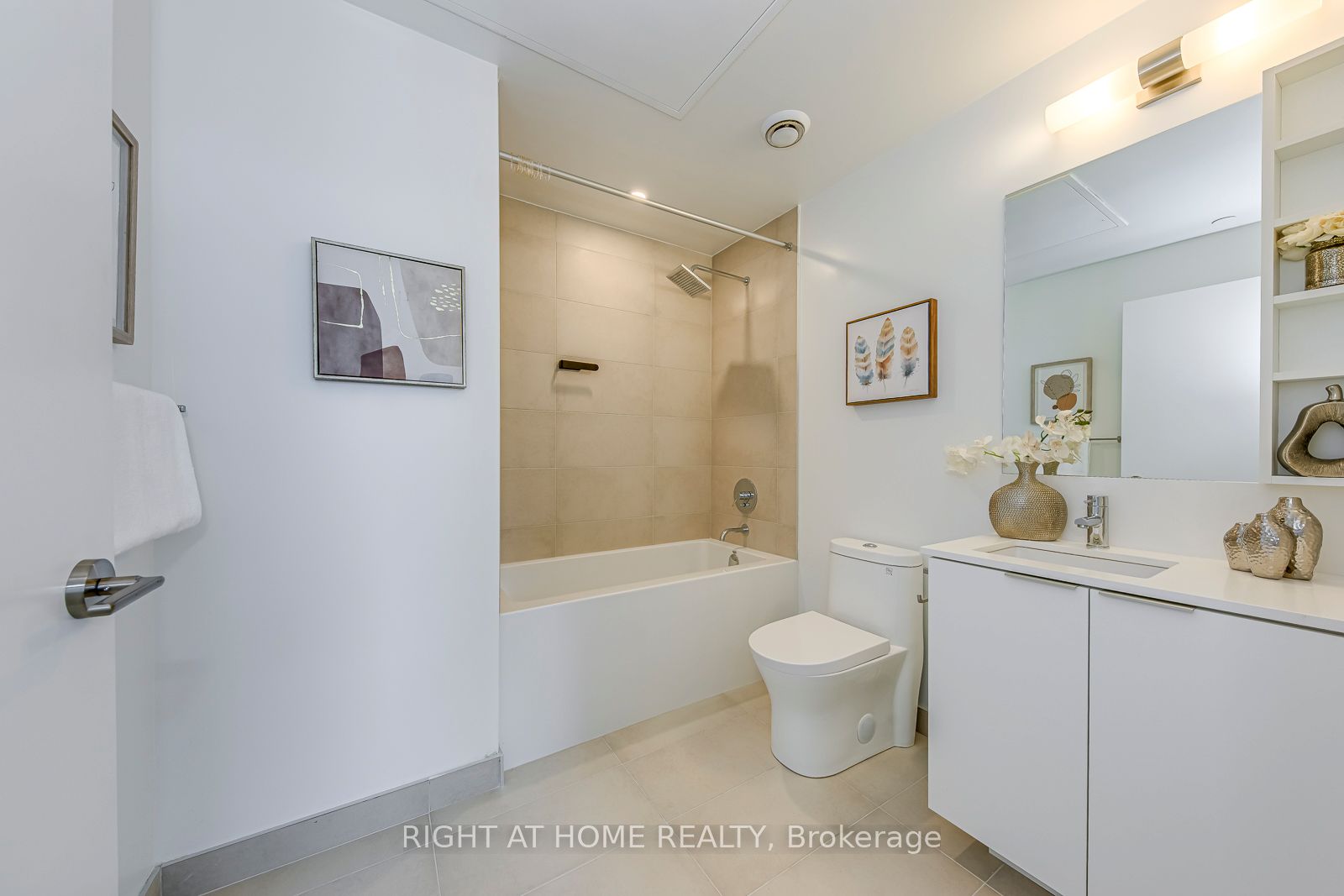 8 Wellesley Street W 3112 Property Photo 22