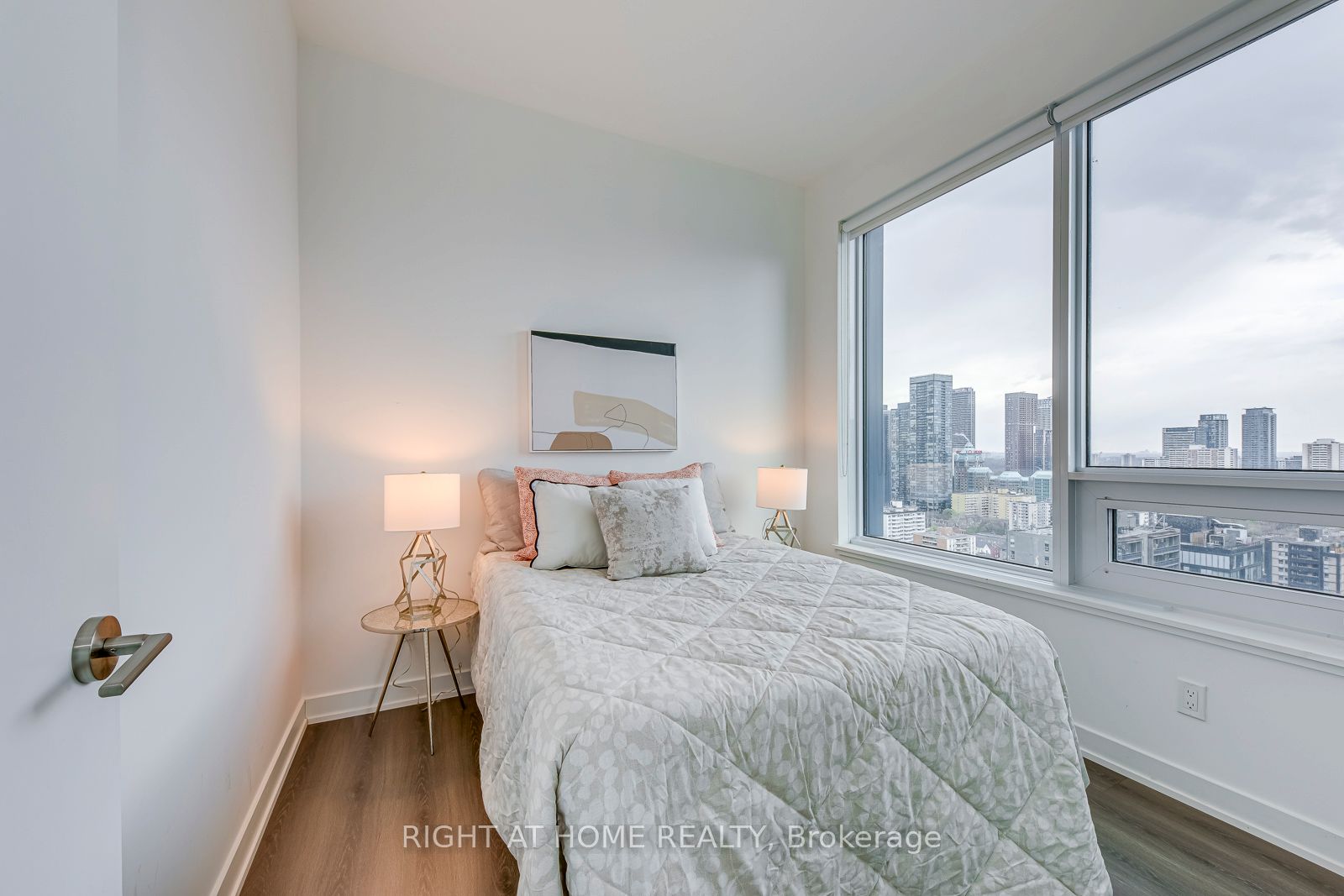 8 Wellesley Street W 3112 Property Photo 24