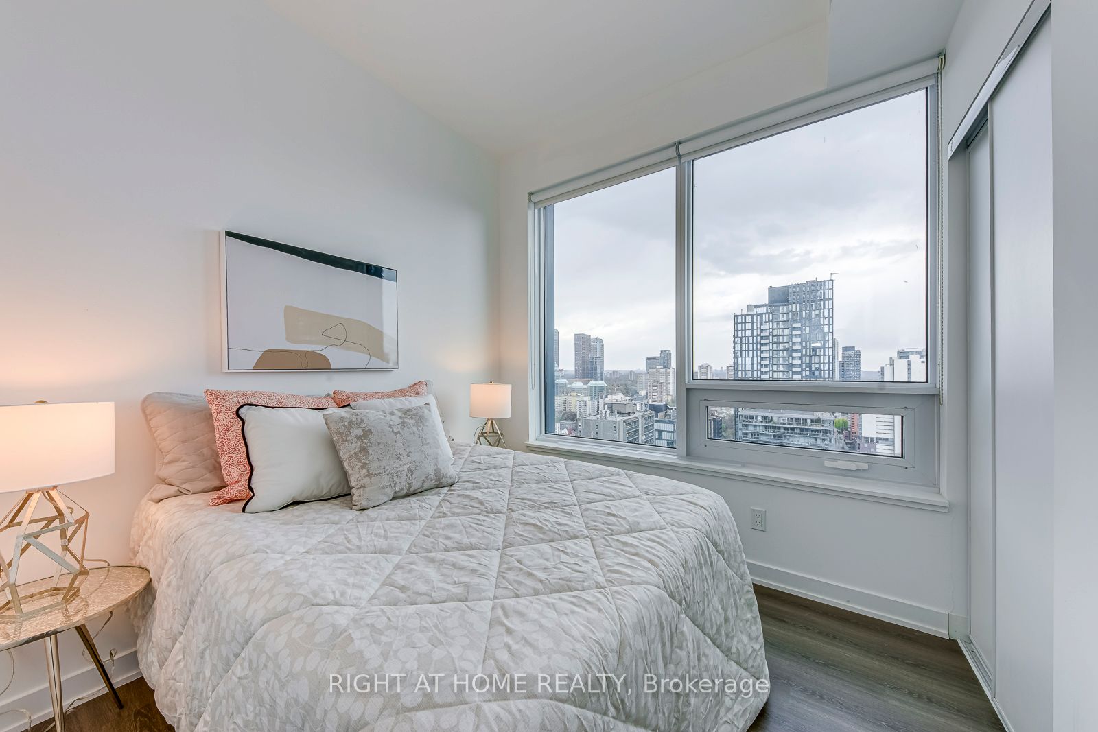 8 Wellesley Street W 3112 Property Photo 25