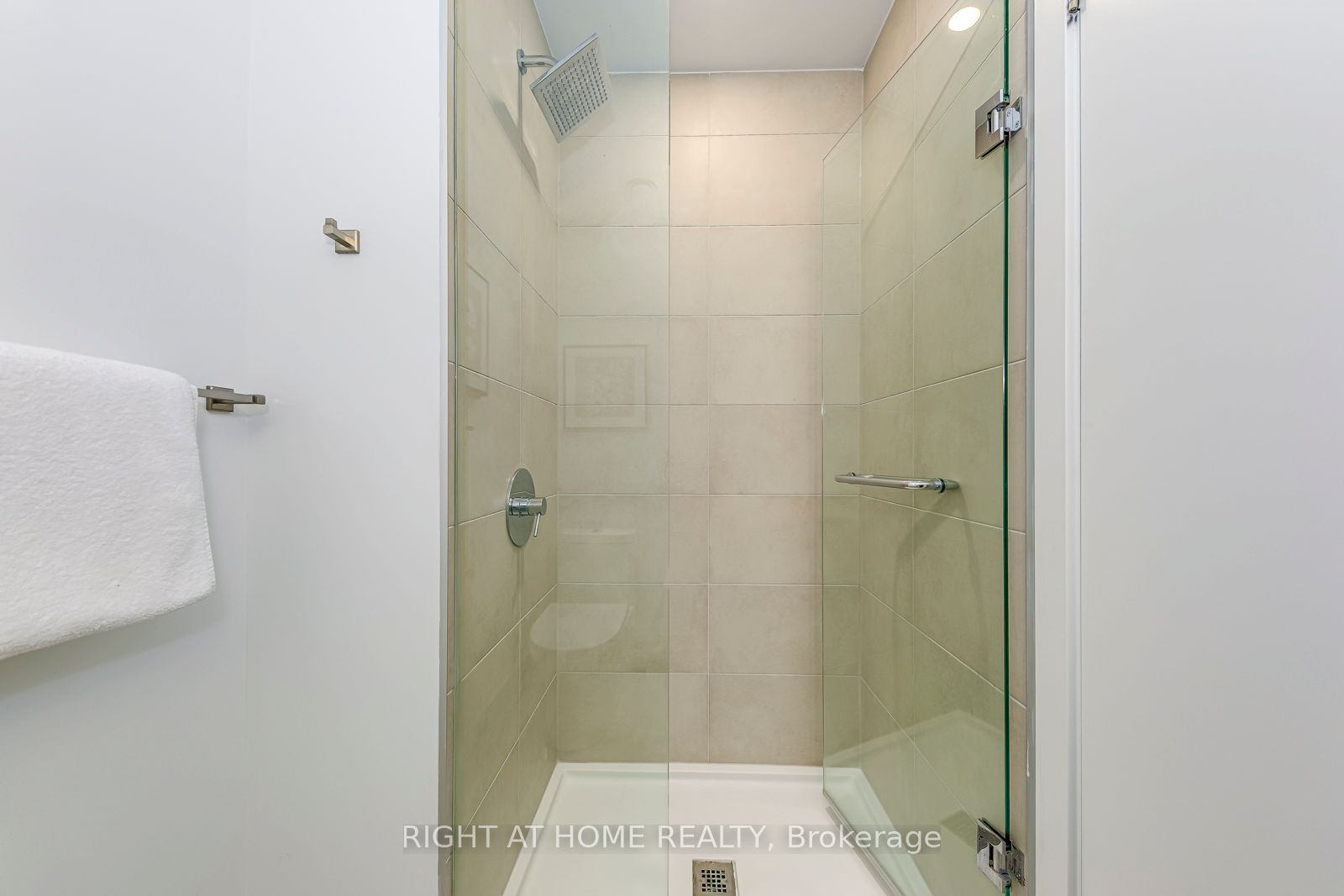 8 Wellesley Street W 3112 Property Photo 27