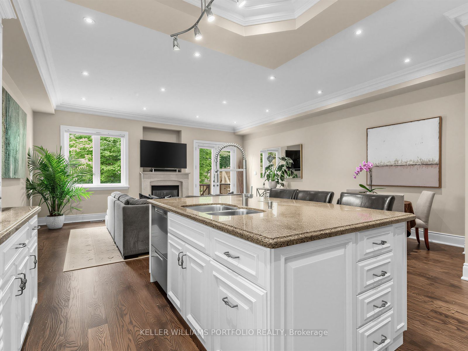 21 Albertus Avenue Property Photo 11