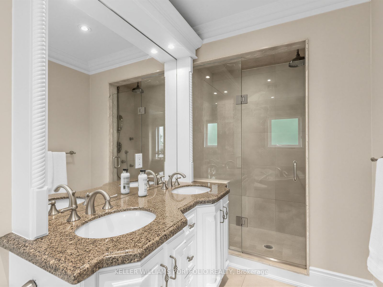 21 Albertus Avenue Property Photo 20