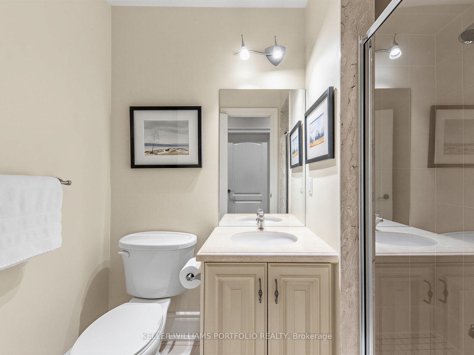 21 Albertus Avenue Property Photo 36