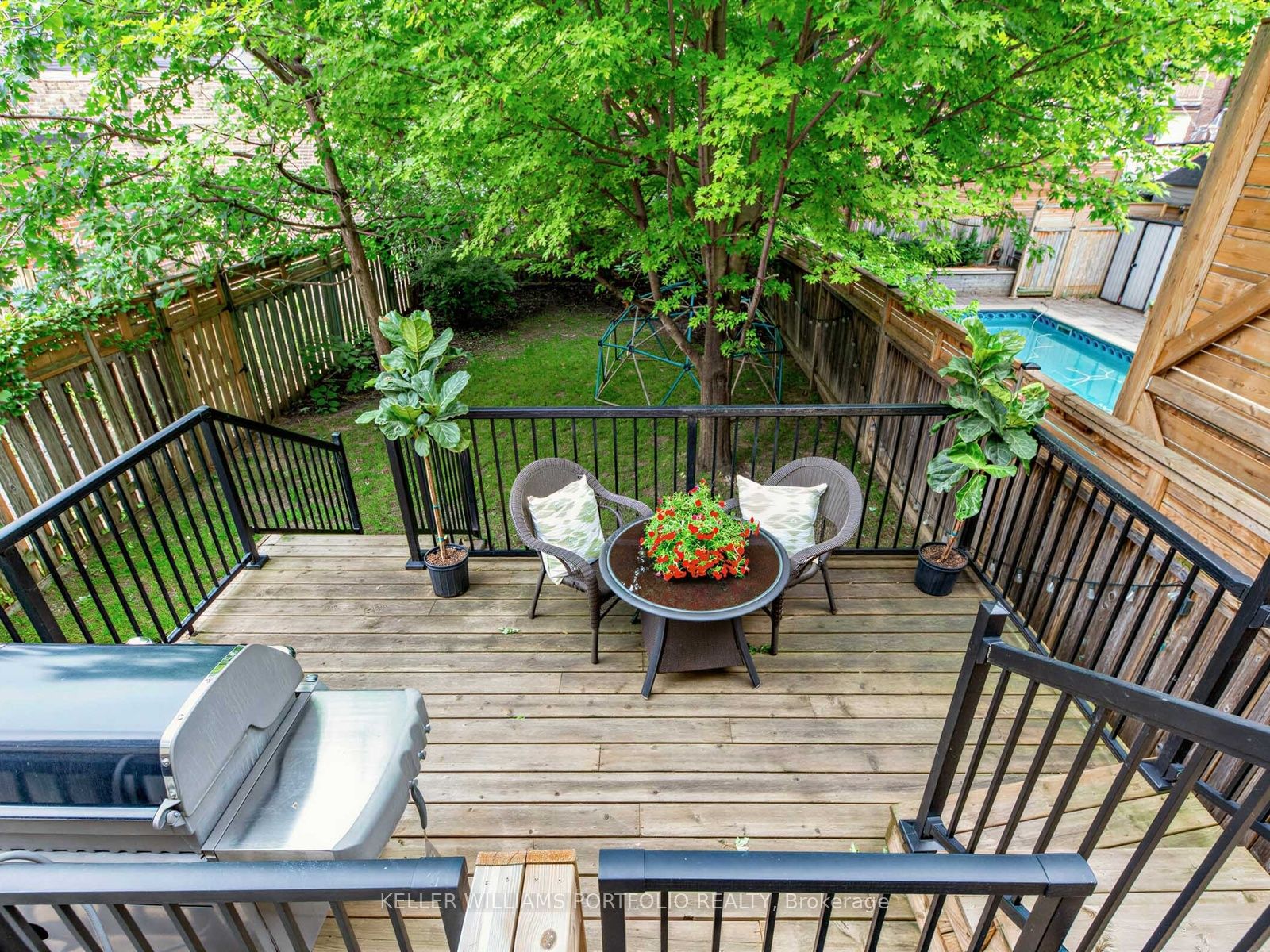 21 Albertus Avenue Property Photo 37