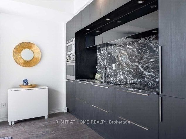 88 Blue Jays Way 1111 Property Photo 11