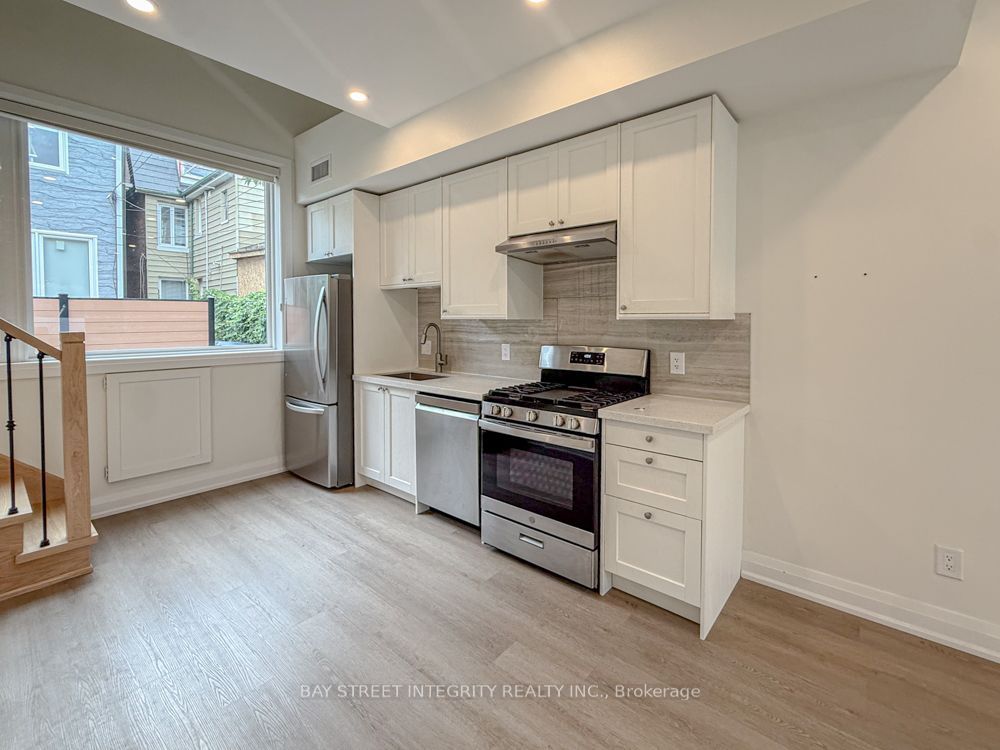 598 Crawford Street Laneway Property Photo 3