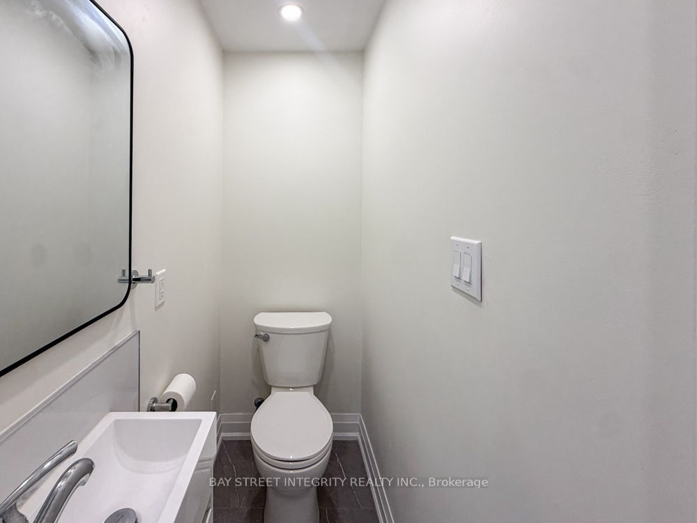 598 Crawford Street Laneway Property Photo 6