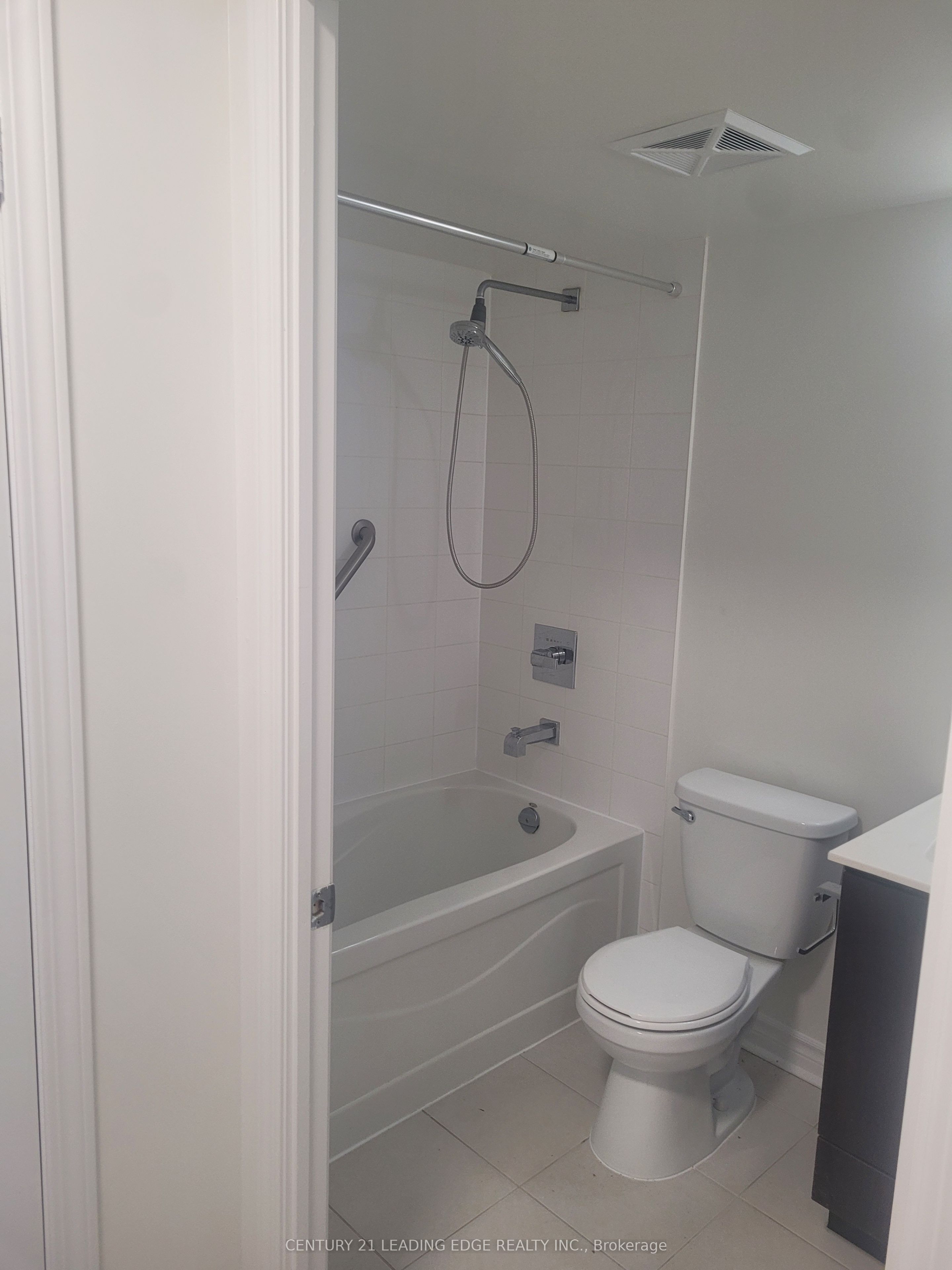 27 Rean Drive 606 Property Photo 10