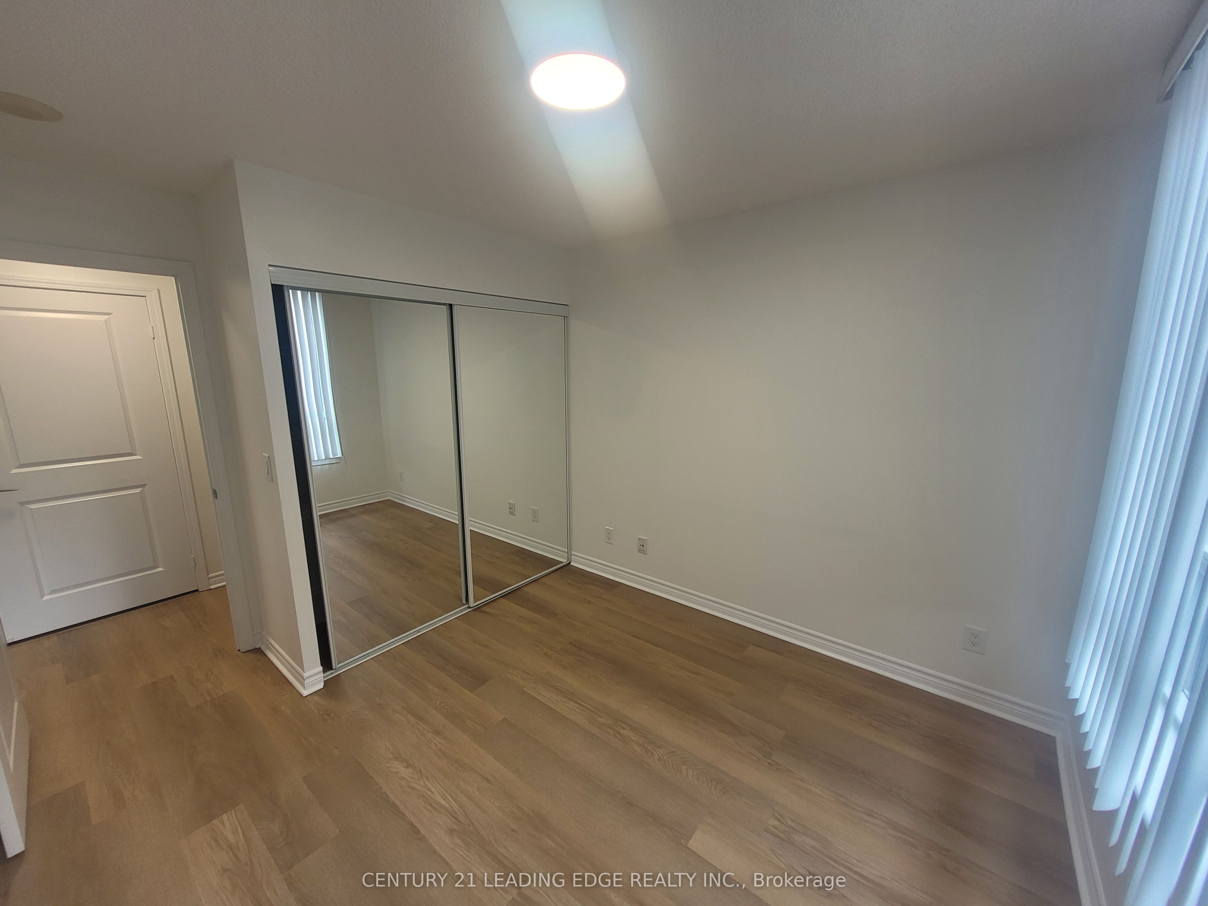 27 Rean Drive 606 Property Photo 12