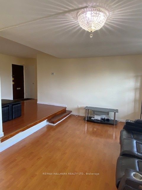20 Forest Manor Road 907 Property Photo 11