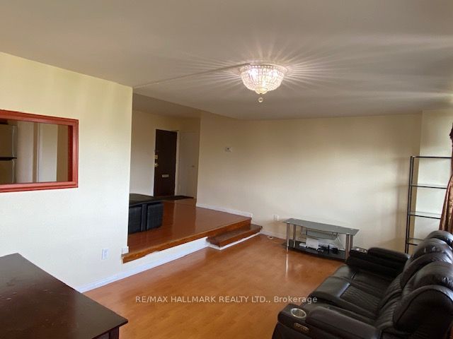 20 Forest Manor Road 907 Property Photo 12