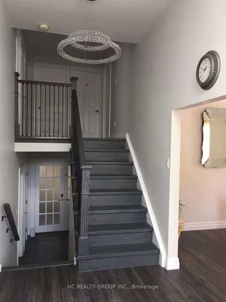 102 Peckham Avenue Upper Unit Property Photo 2