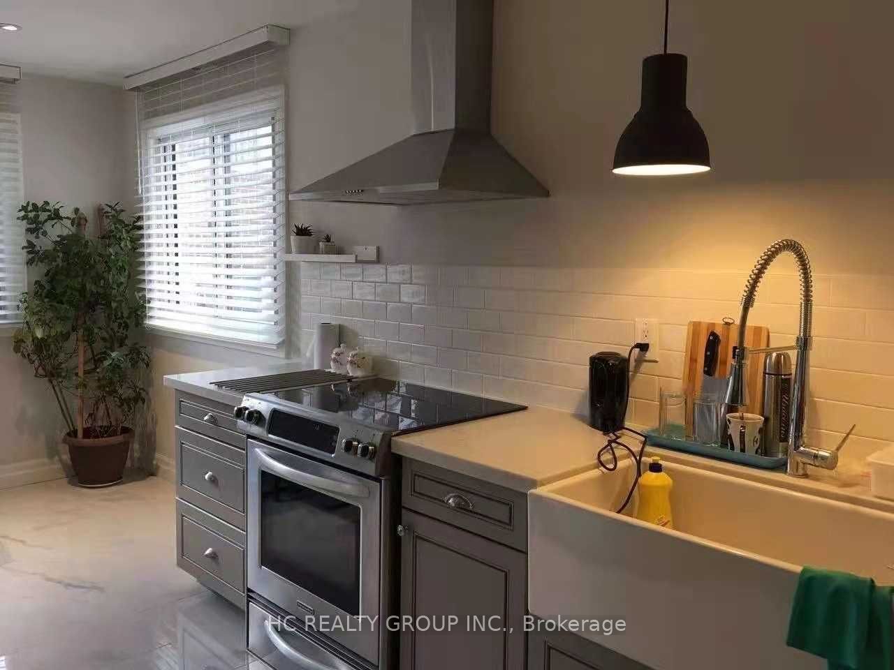 102 Peckham Avenue Upper Unit Property Photo 3
