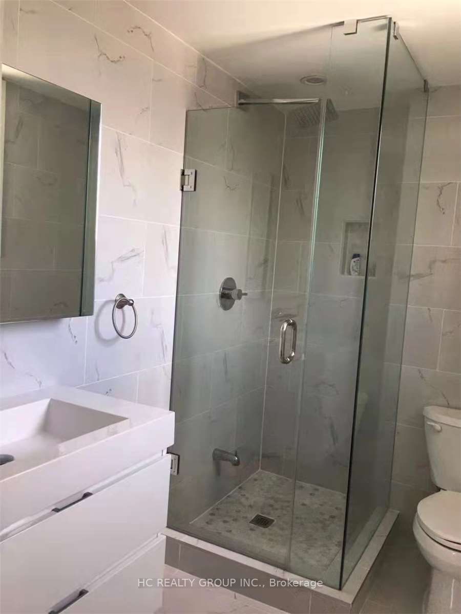 102 Peckham Avenue Upper Unit Property Photo 7