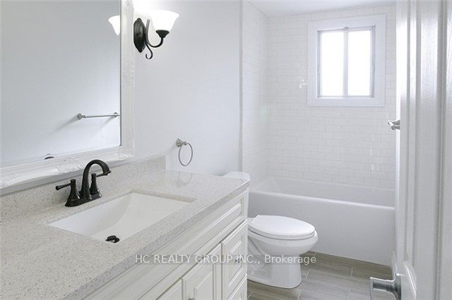 102 Peckham Avenue Upper Unit Property Photo 9