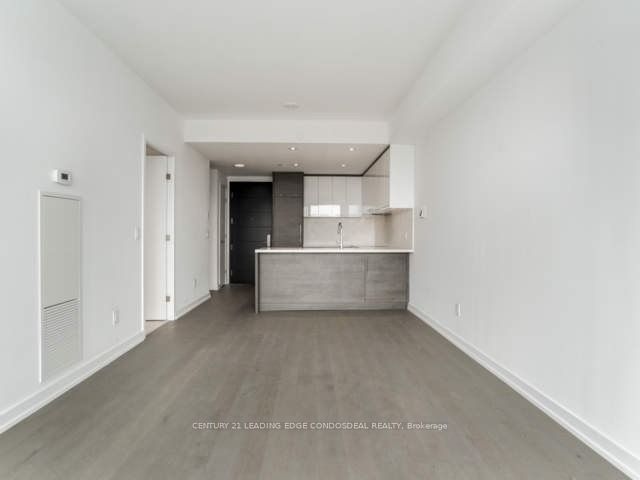 488 University Avenue 2312 Property Photo 21