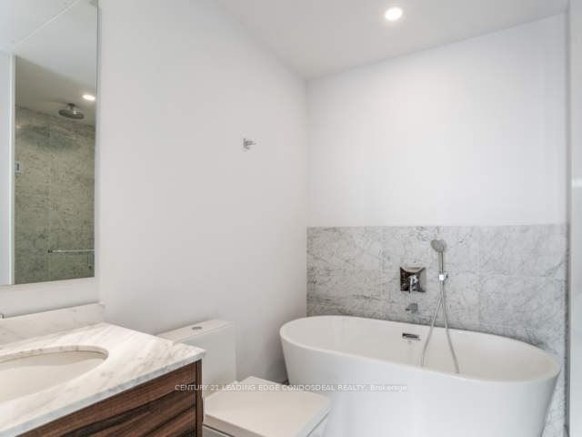 488 University Avenue 2312 Property Photo 25