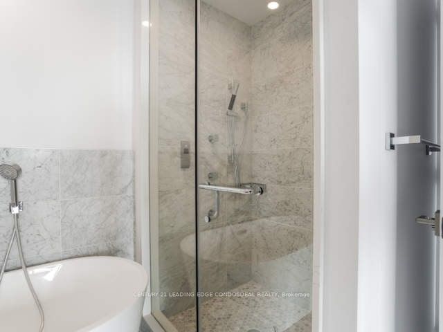 488 University Avenue 2312 Property Photo 26