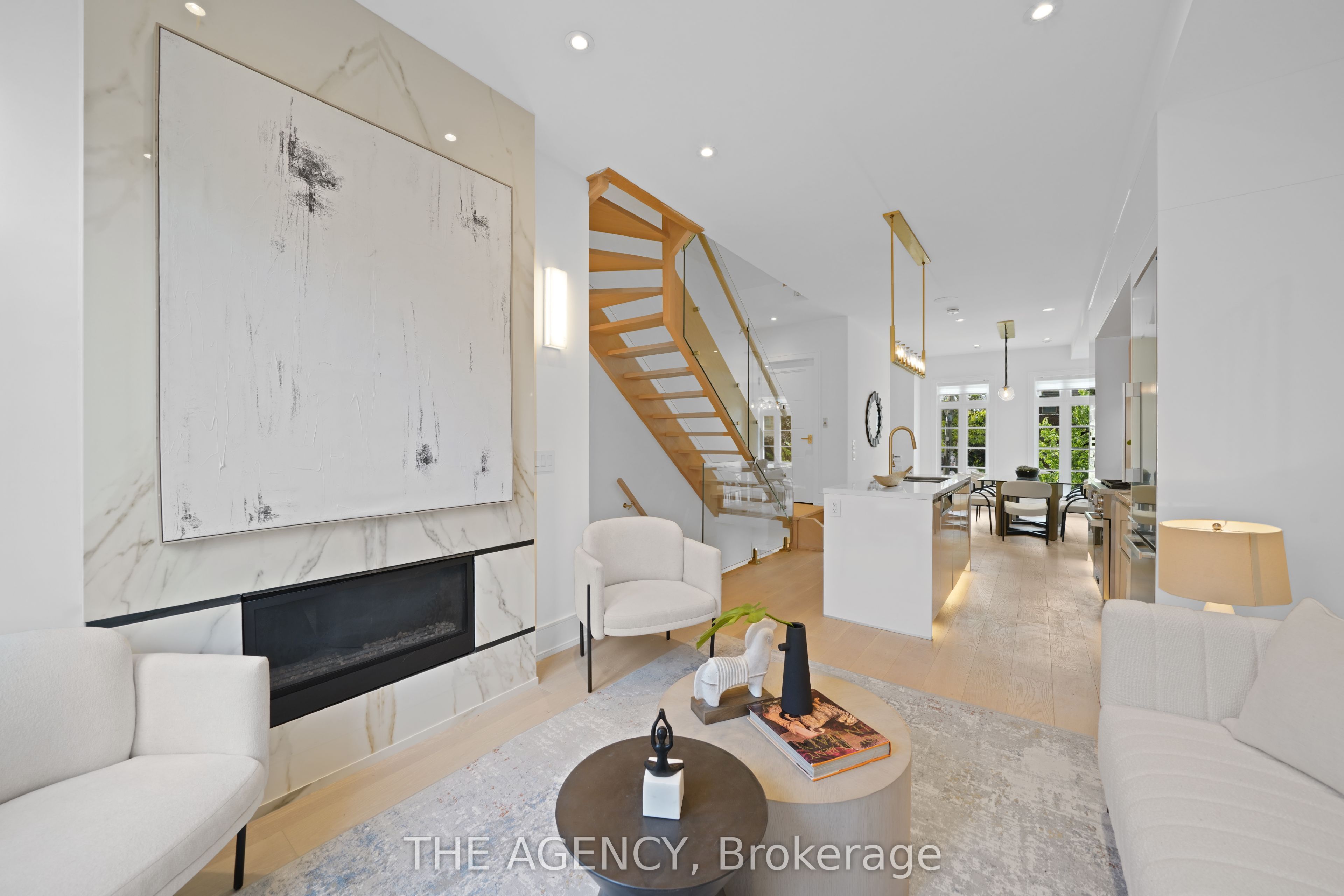 30 Hillhurst Boulevard Property Photo 3