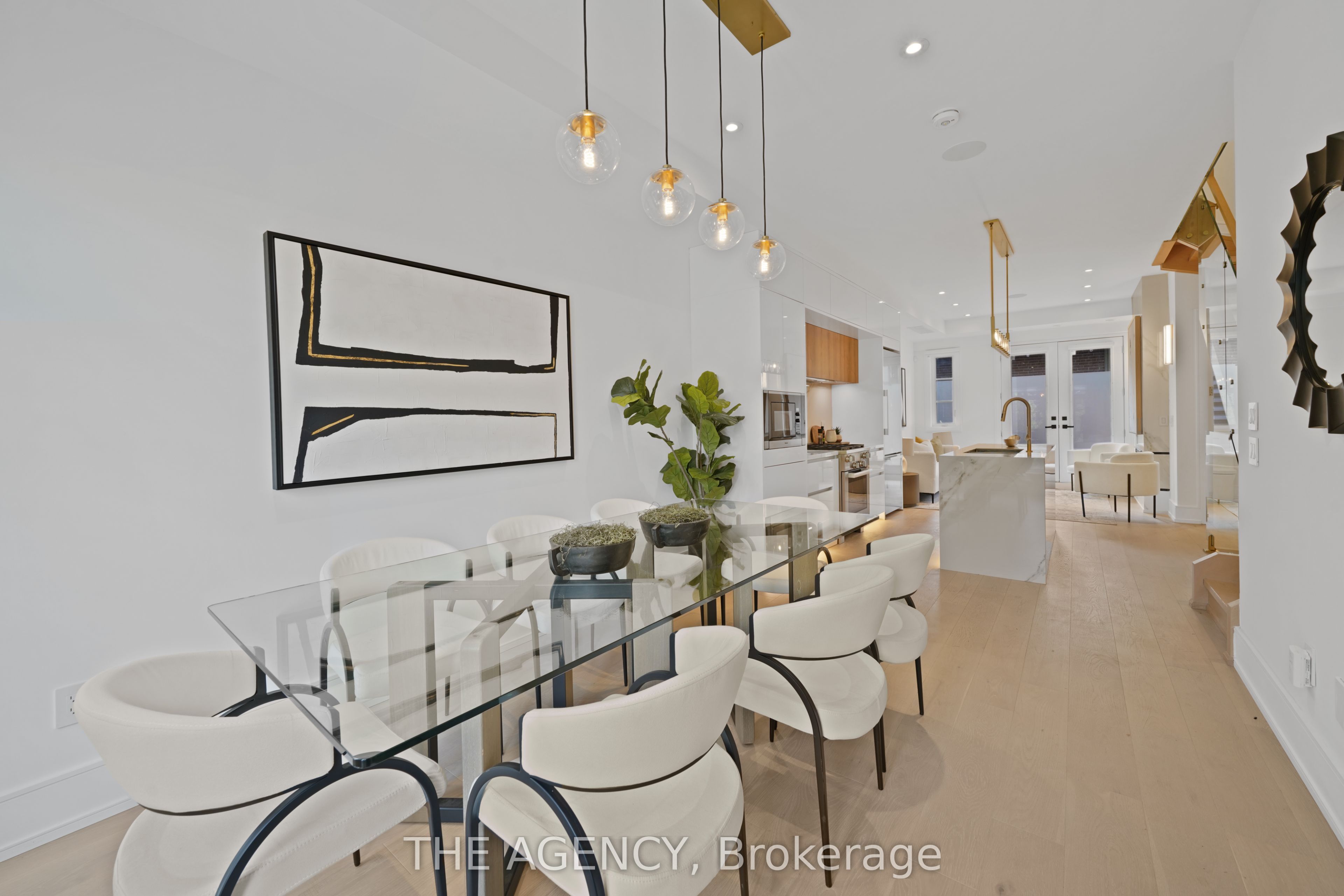30 Hillhurst Boulevard Property Photo 4