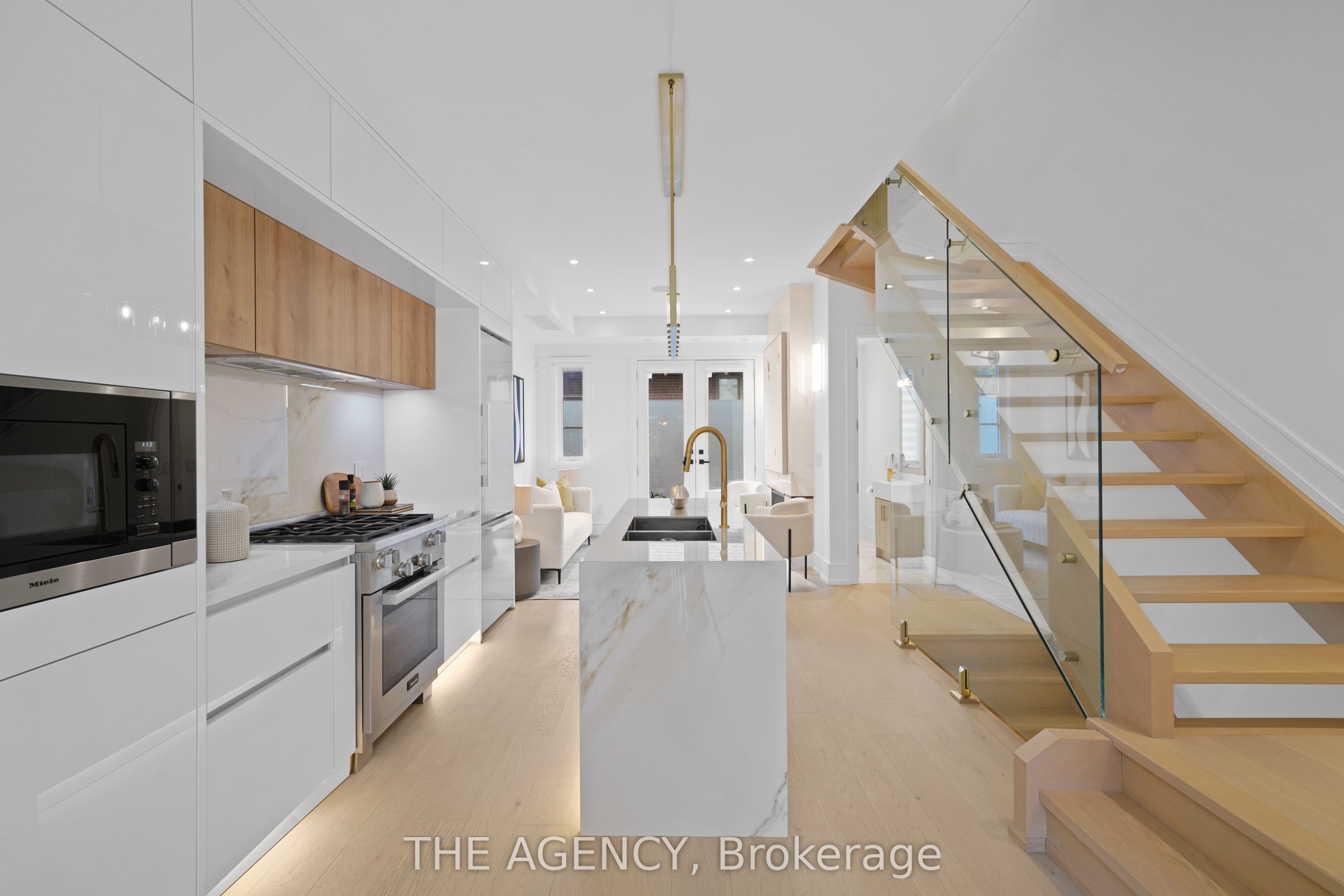 30 Hillhurst Boulevard Property Photo 6