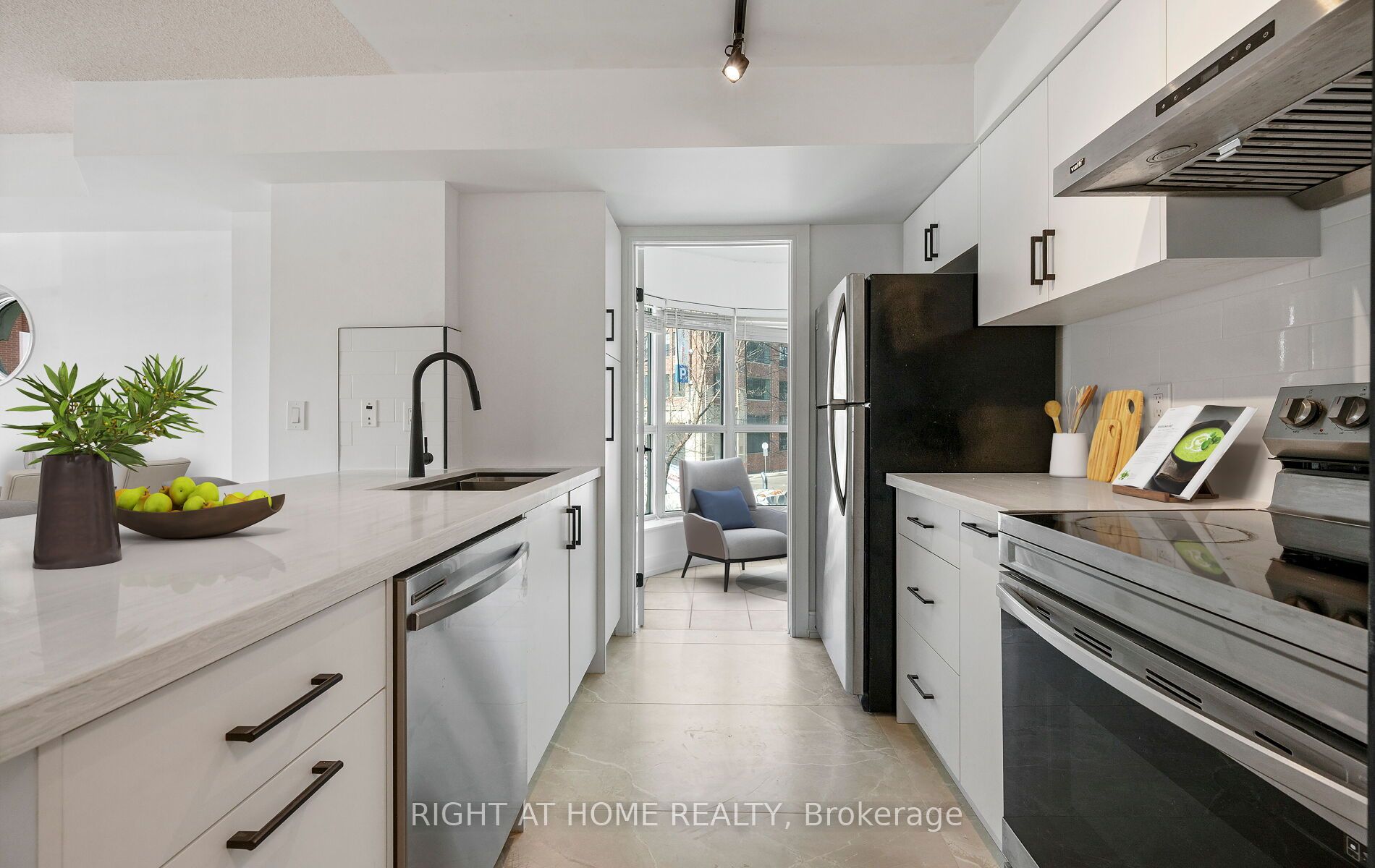 600 Queens Quay 219 Property Photo 15