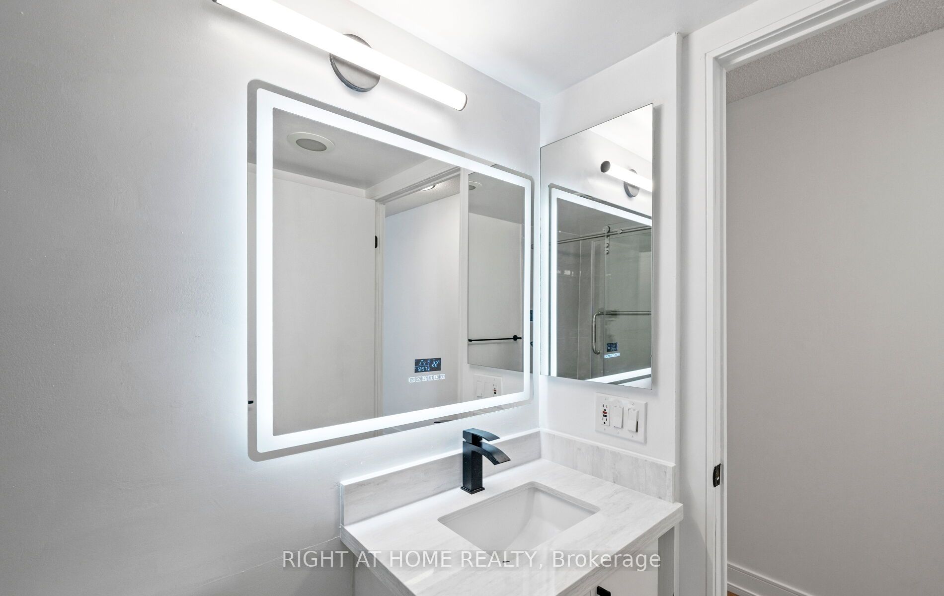 600 Queens Quay 219 Property Photo 22