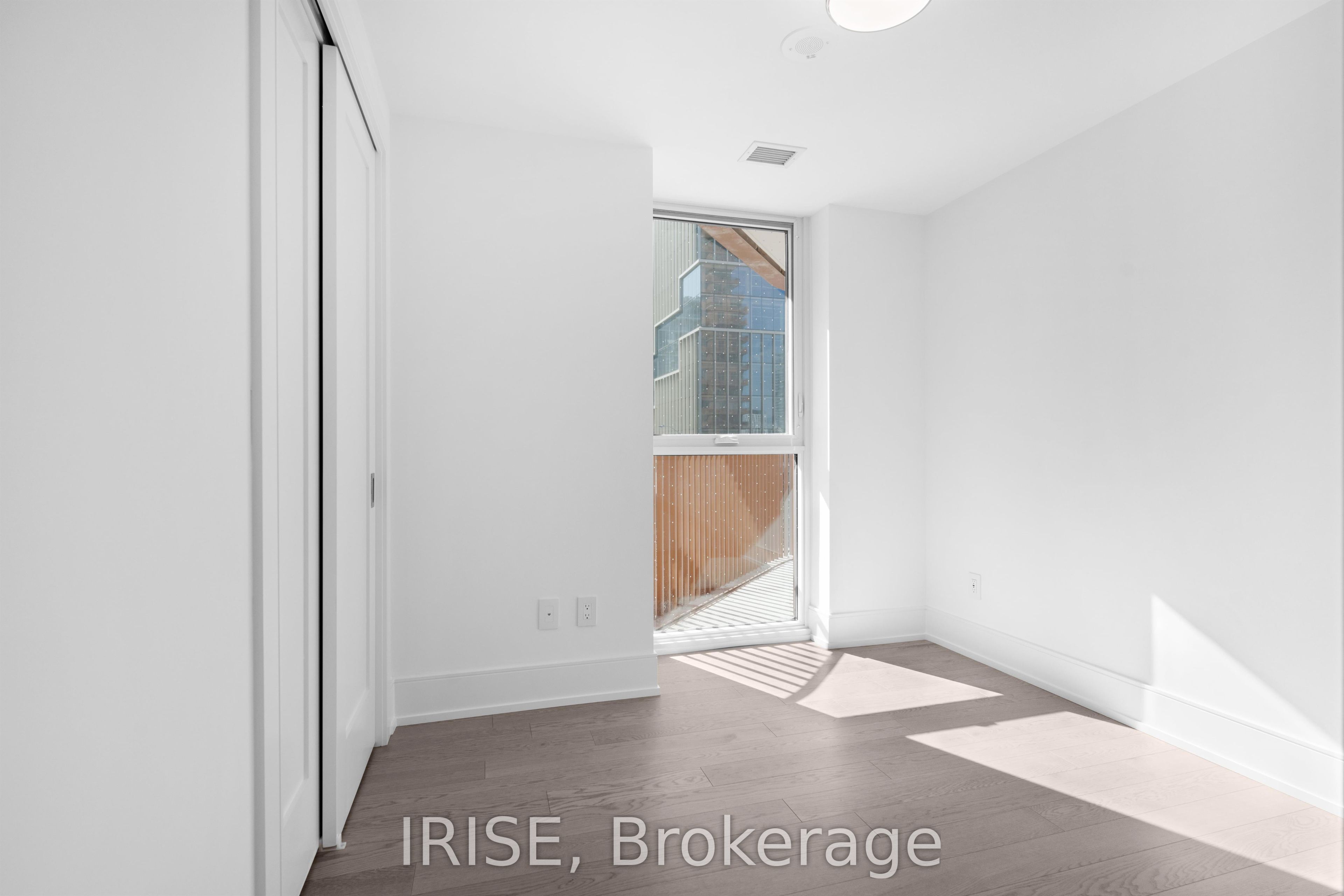 155 Merchants' Wharf 219 Property Photo 16