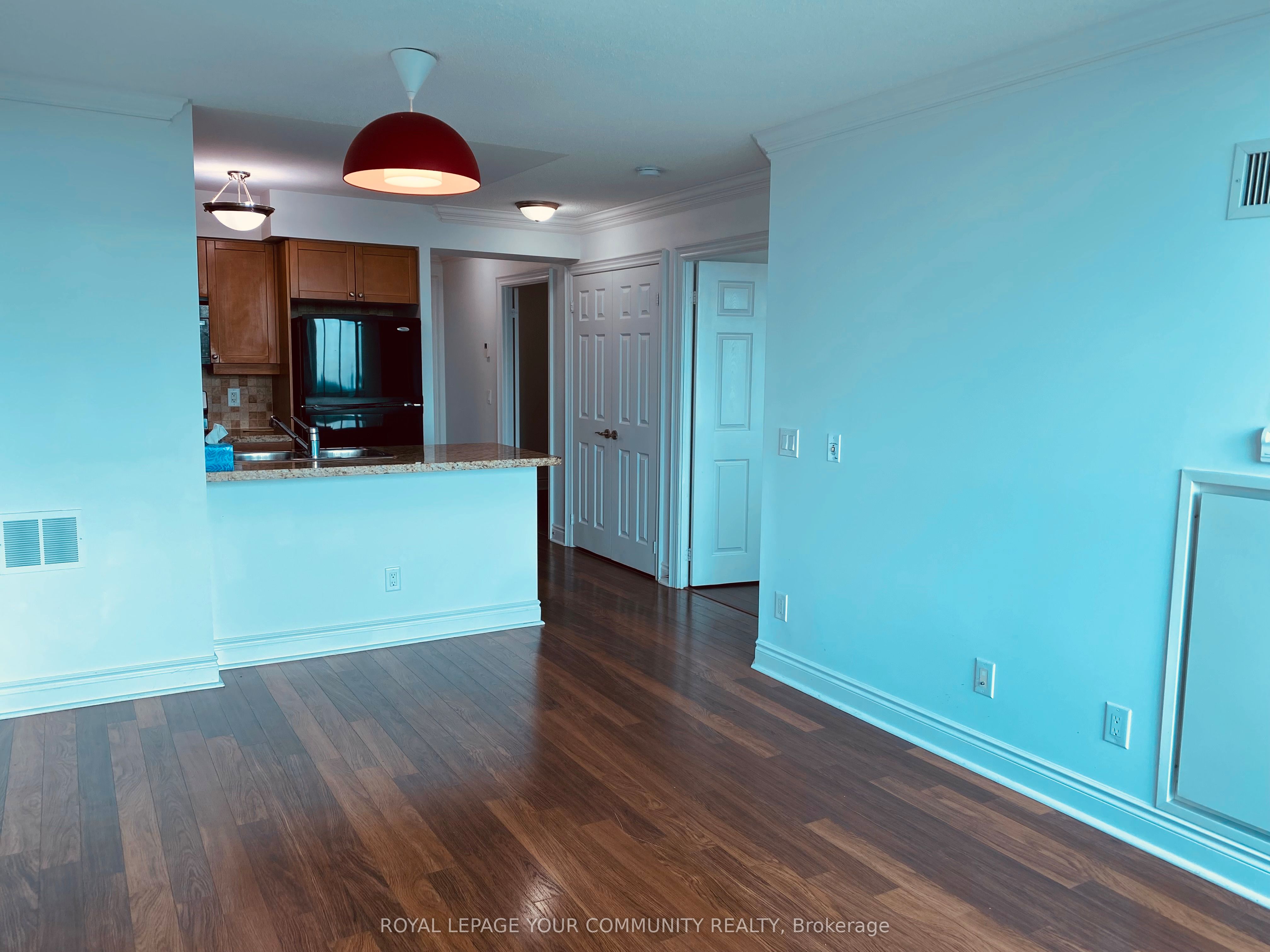 25 Greenview Avenue 1017 Property Photo 8