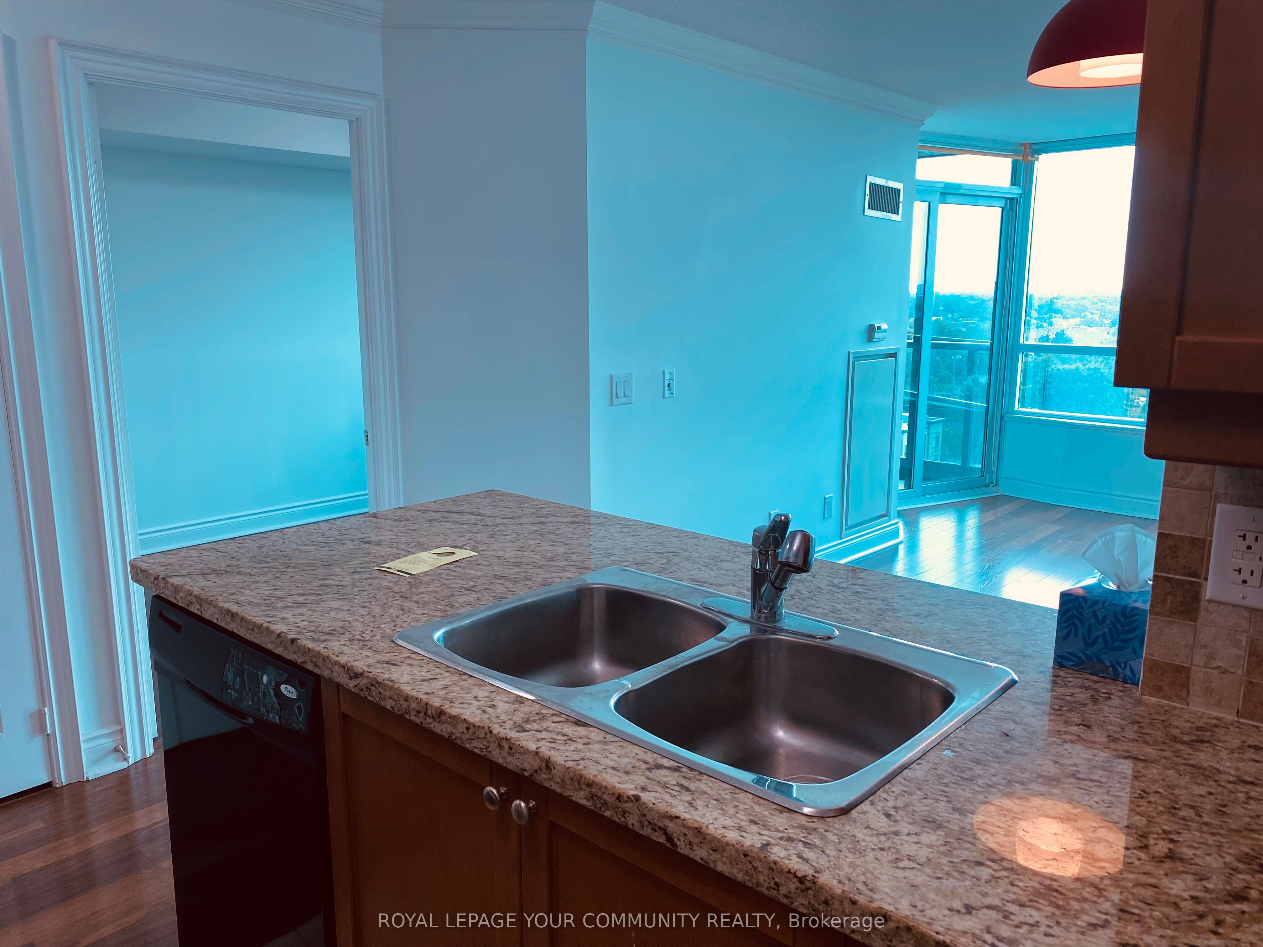 25 Greenview Avenue 1017 Property Photo 11