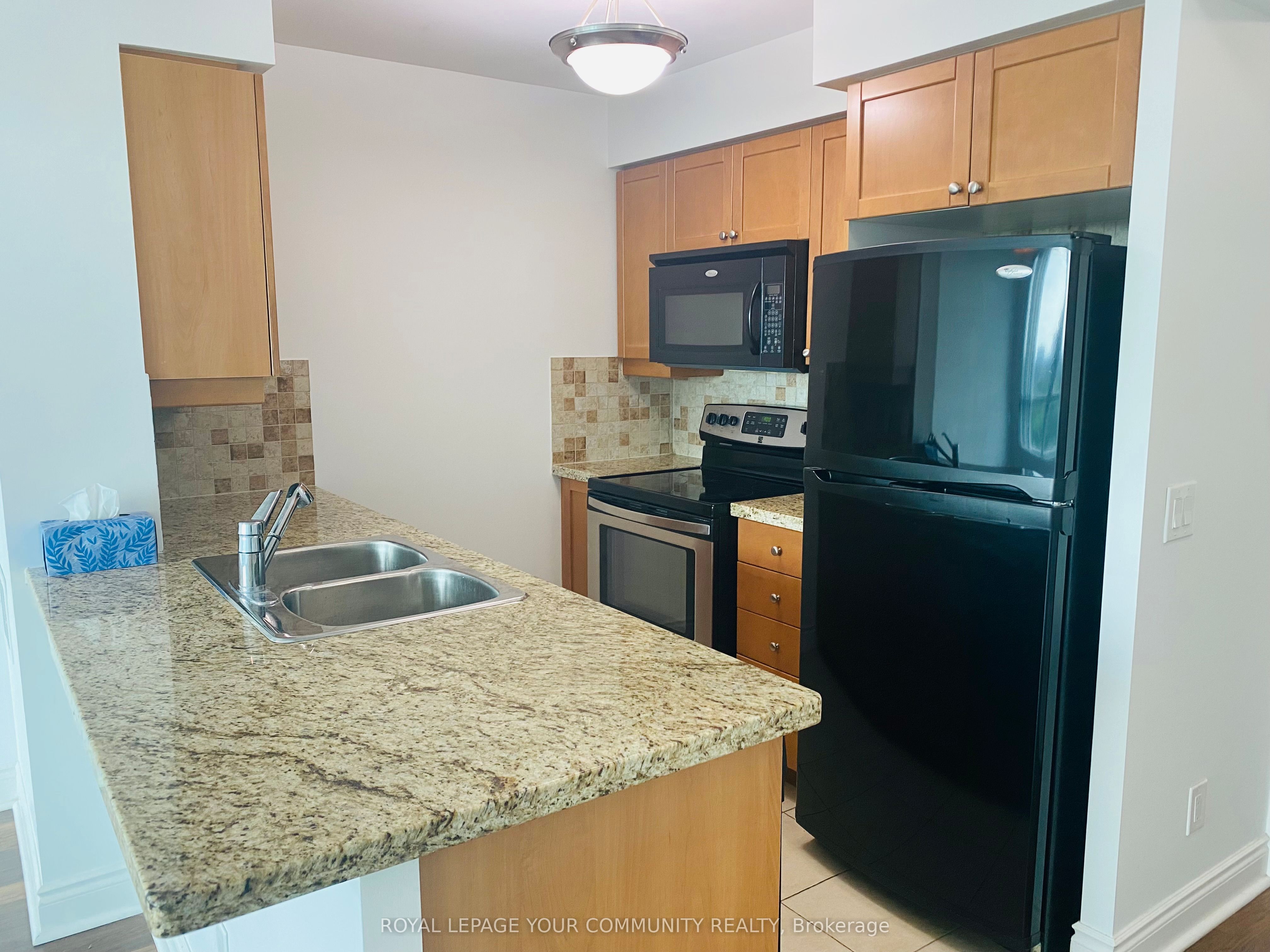 25 Greenview Avenue 1017 Property Photo 16