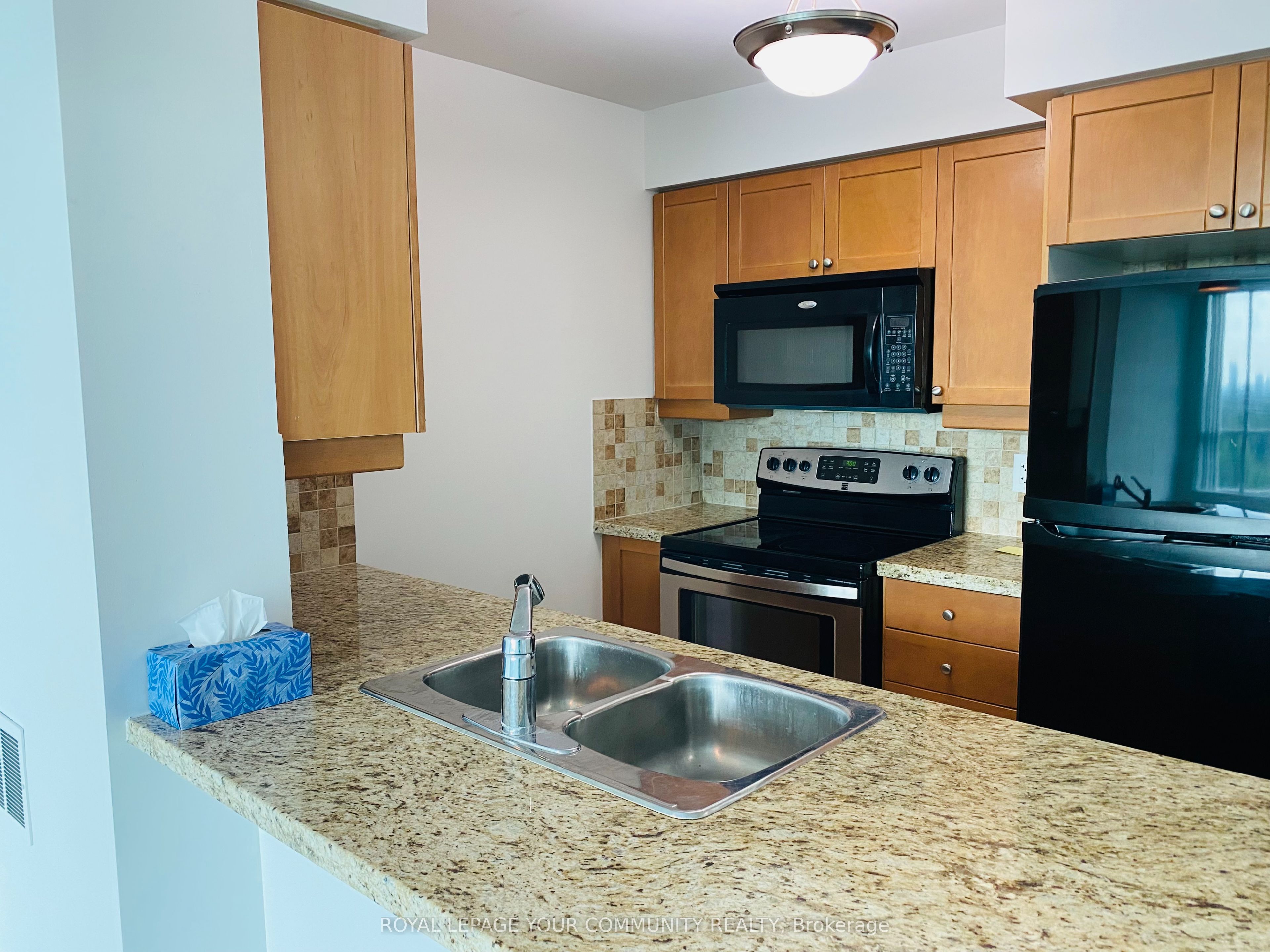 25 Greenview Avenue 1017 Property Photo 17