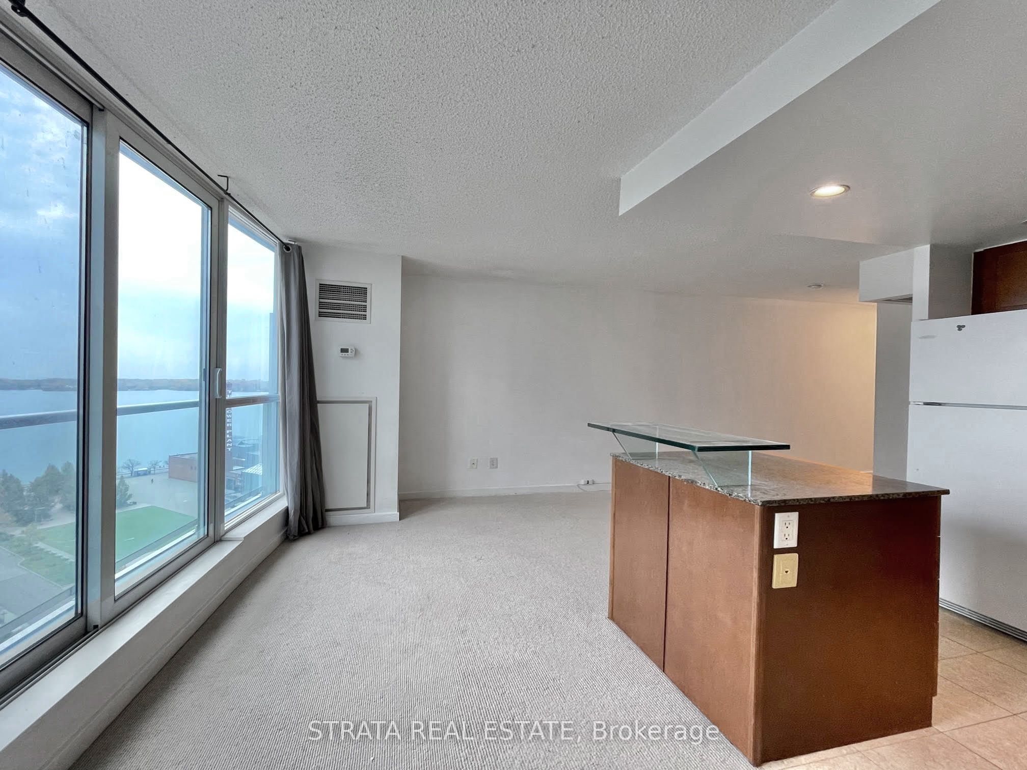 208 Queens Quay W 1505 Property Photo 3