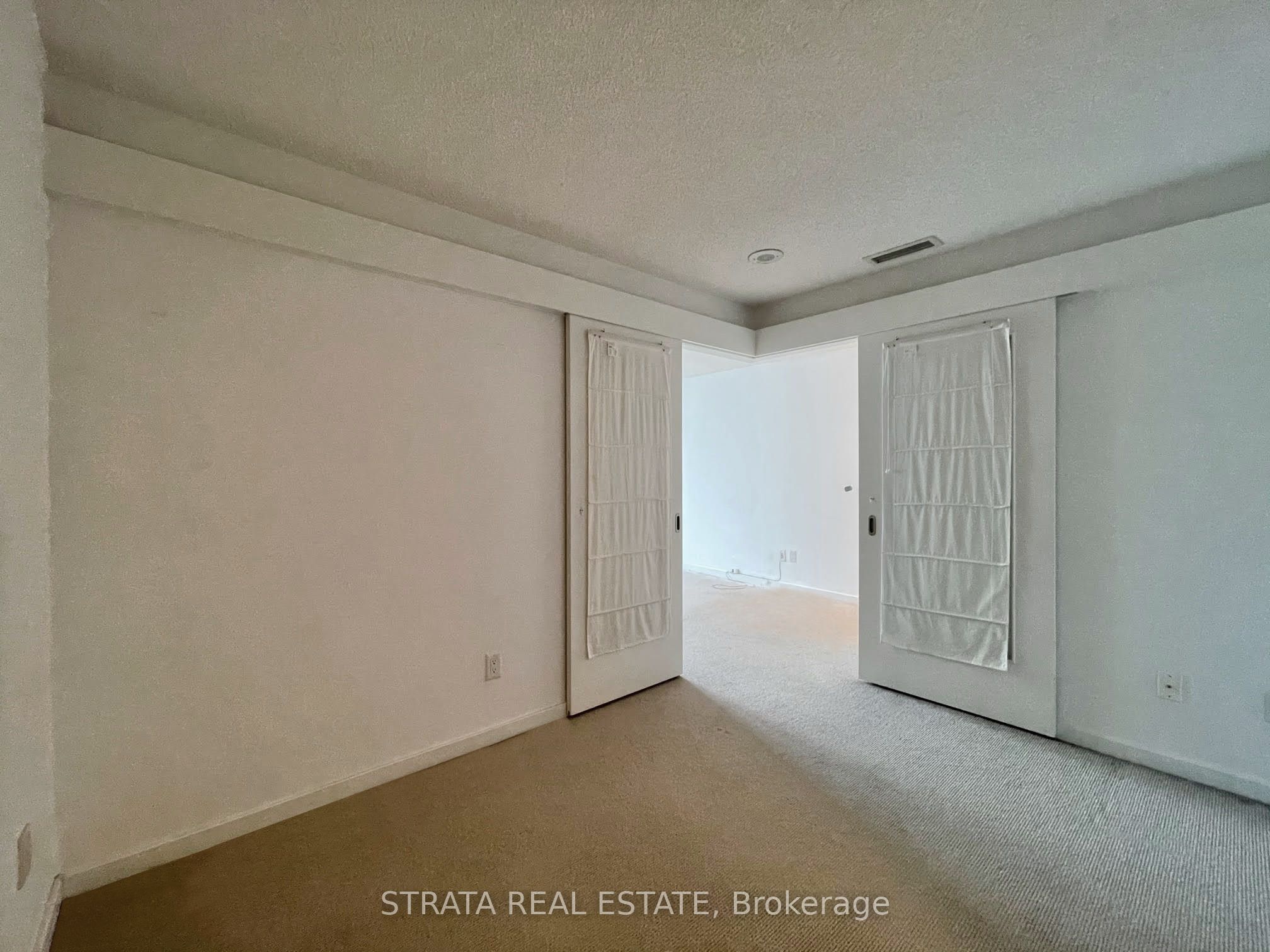 208 Queens Quay W 1505 Property Photo 4