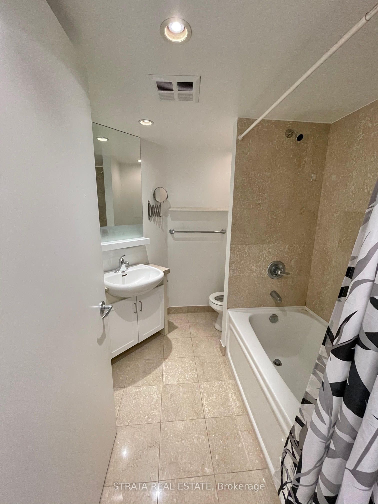 208 Queens Quay W 1505 Property Photo 7