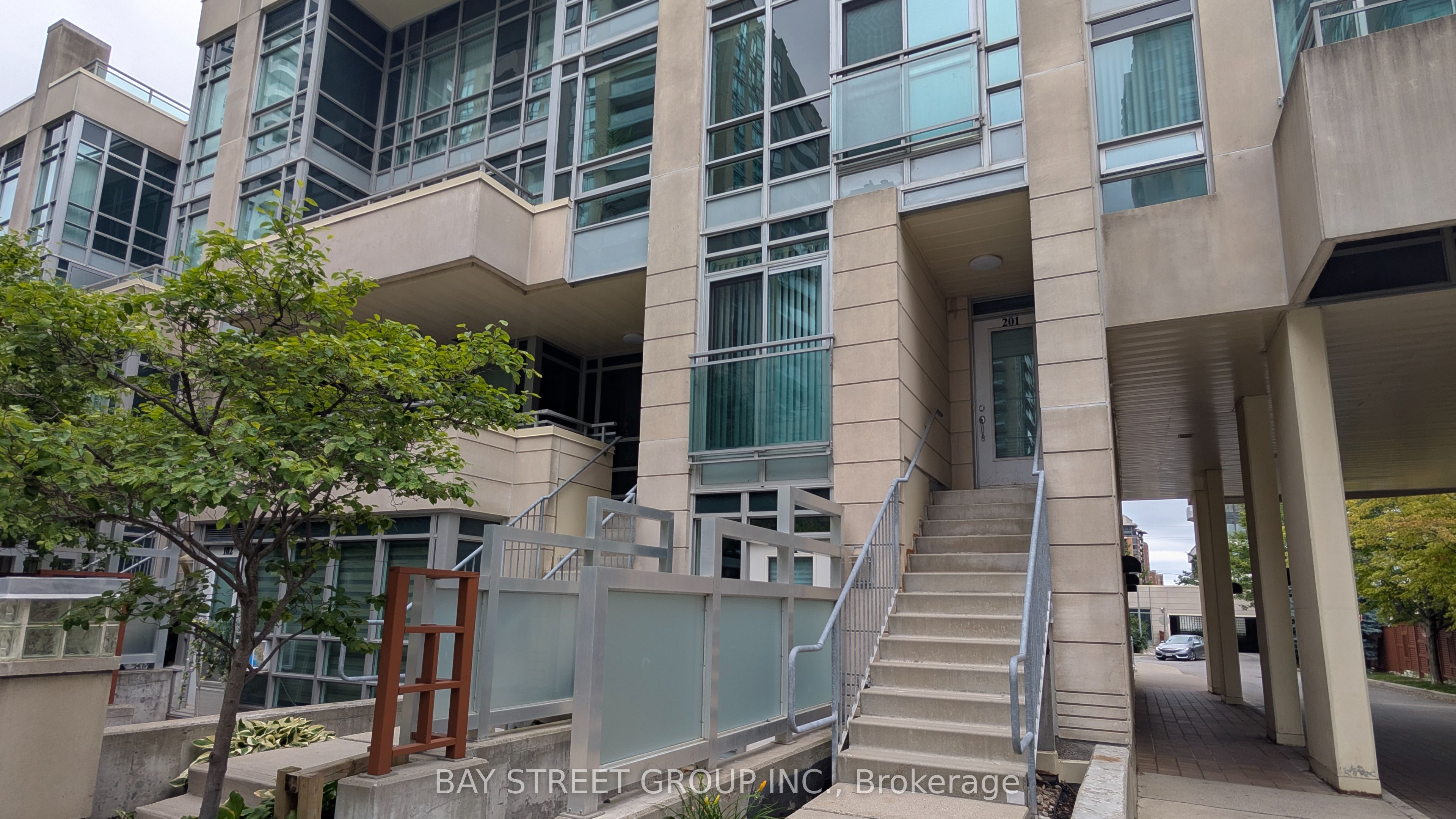 21 Olive Avenue Th201 Property Photo 2