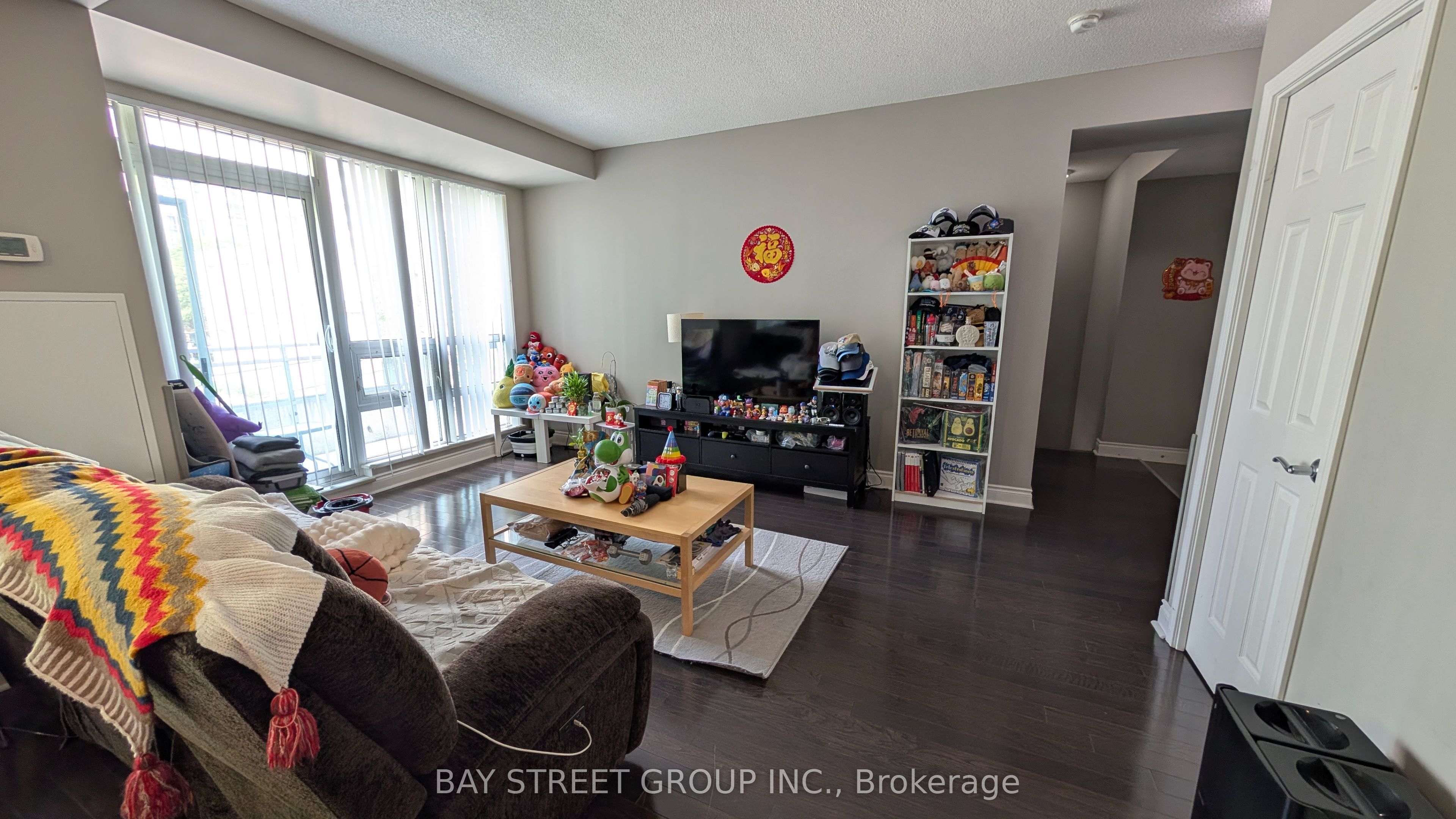 21 Olive Avenue Th201 Property Photo 3