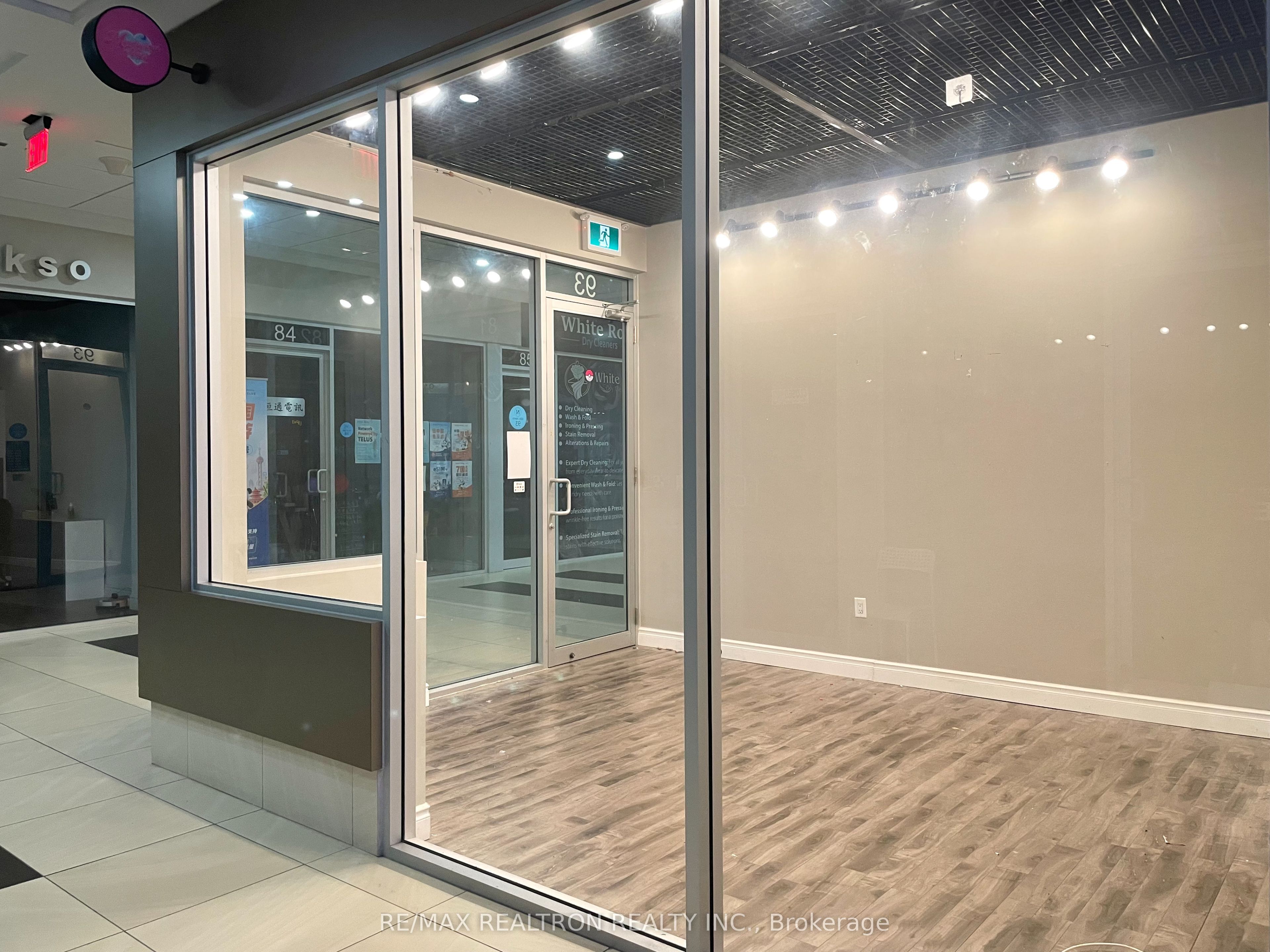 384 Yonge Street 93 Property Photo 6