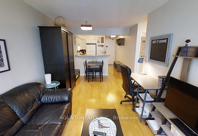 109 Front Street E 622 Property Photo 8
