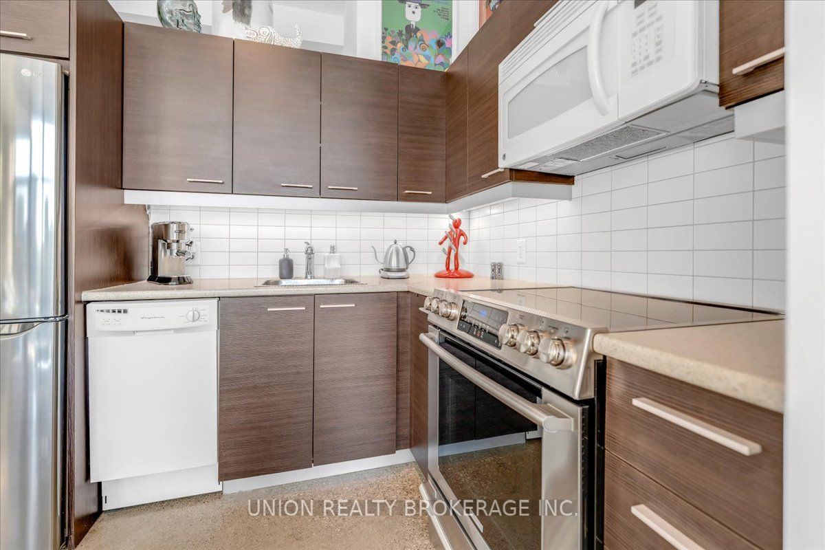 569 King Street E 404 Property Photo 13