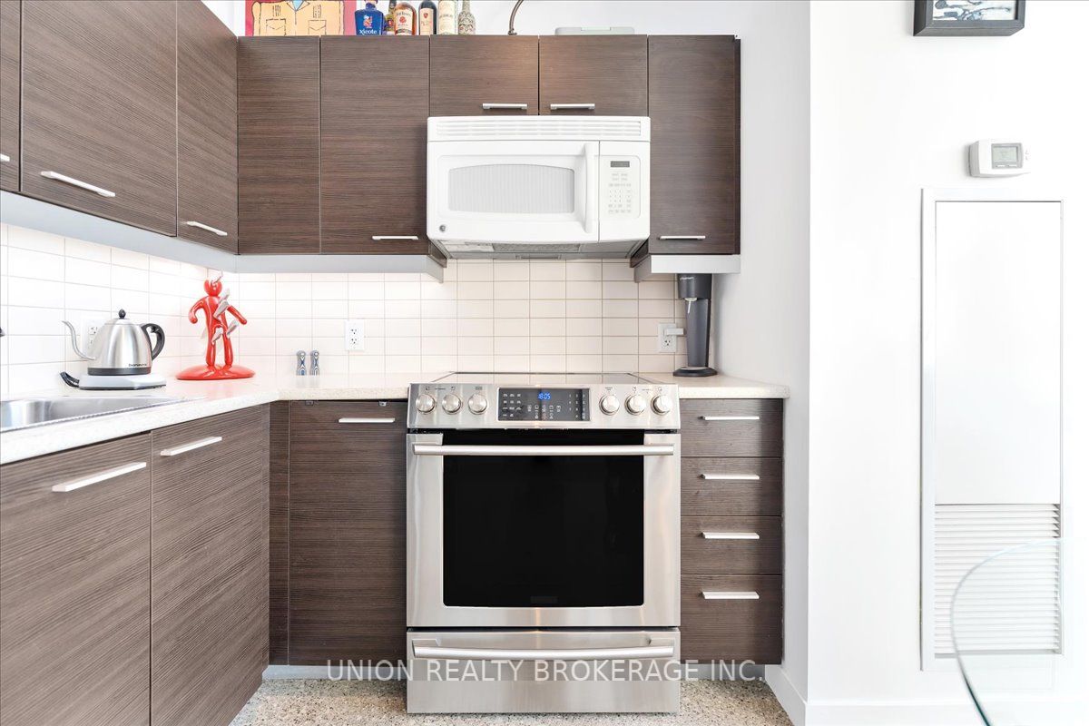569 King Street E 404 Property Photo 14