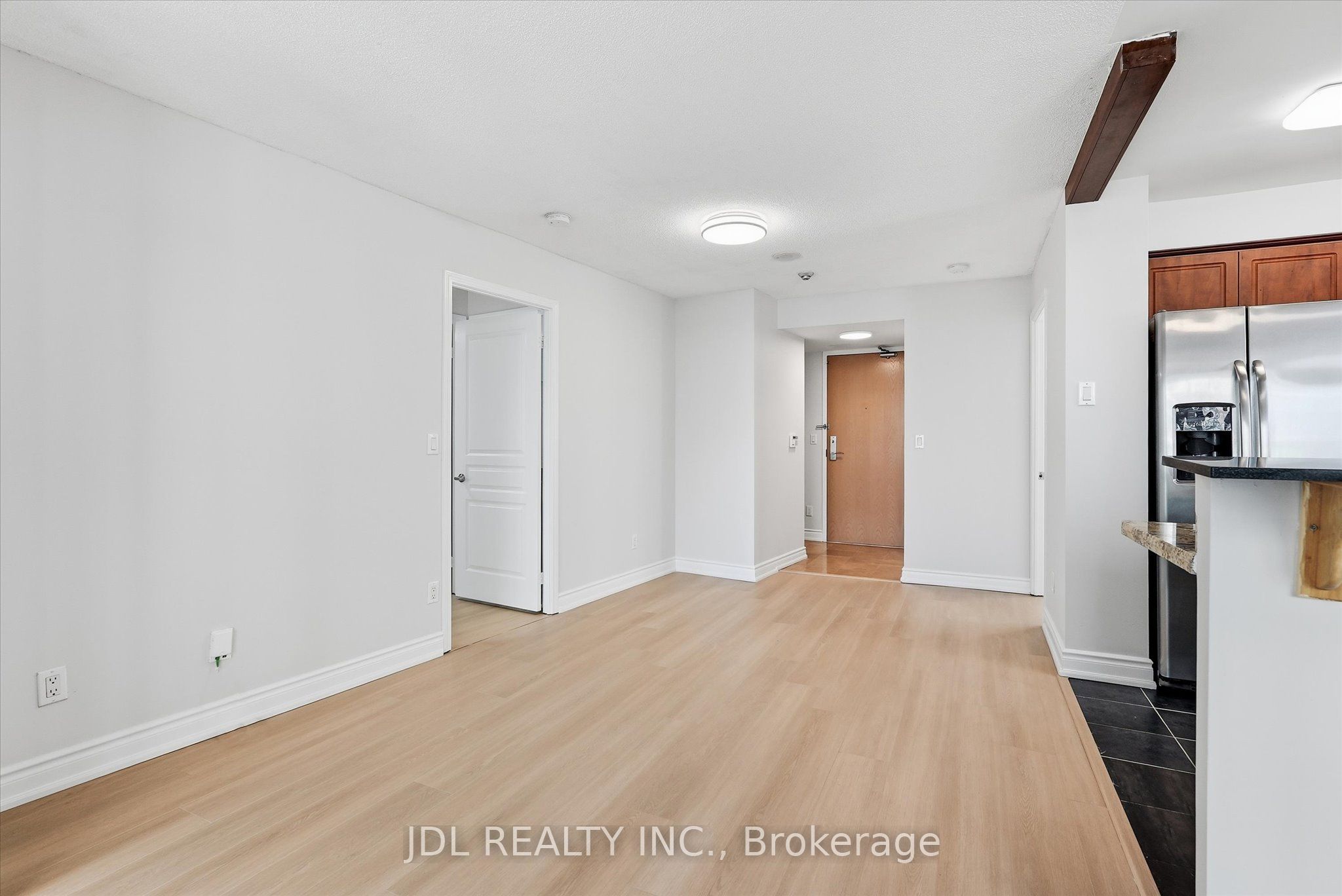 503 Beecroft Road 516 Property Photo 8