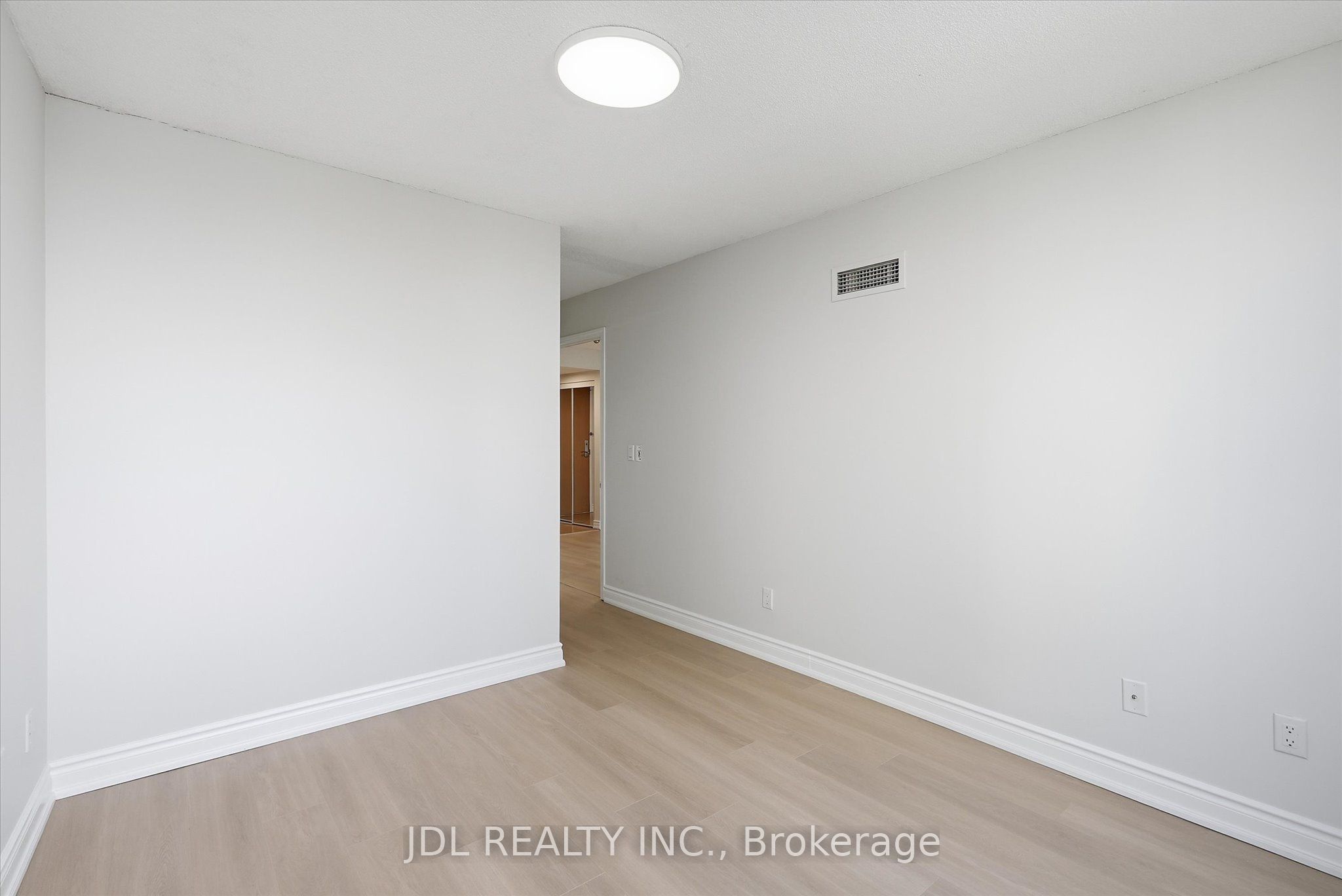 503 Beecroft Road 516 Property Photo 14