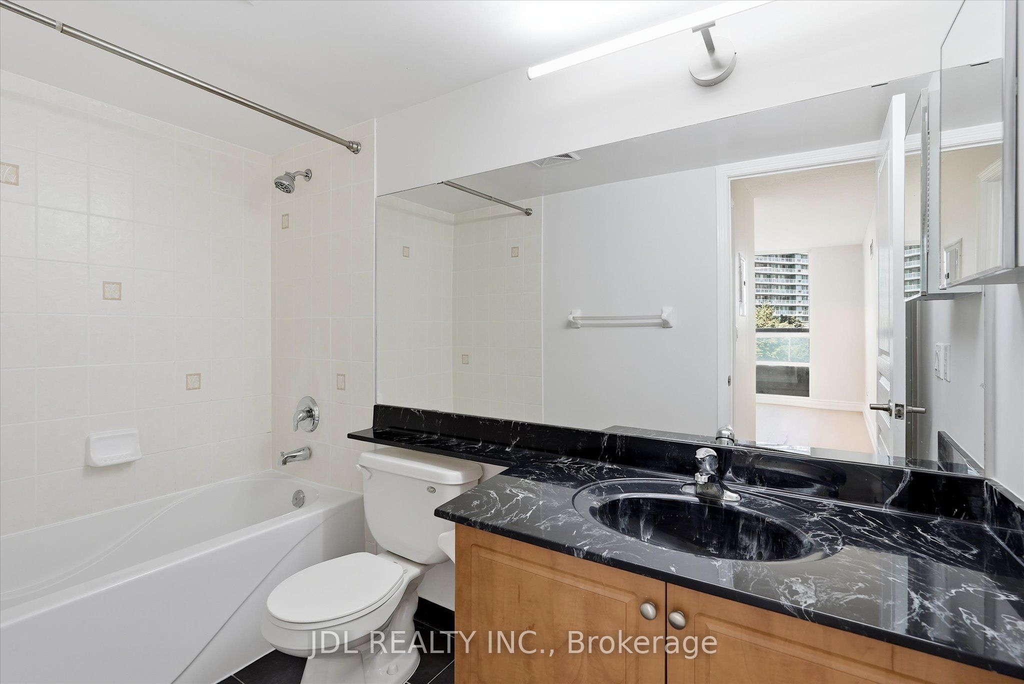 503 Beecroft Road 516 Property Photo 16