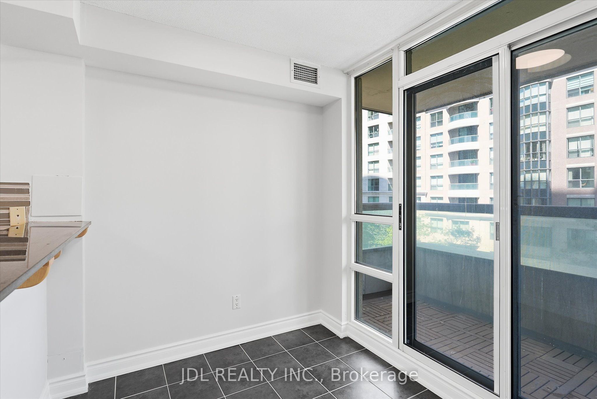 503 Beecroft Road 516 Property Photo 22